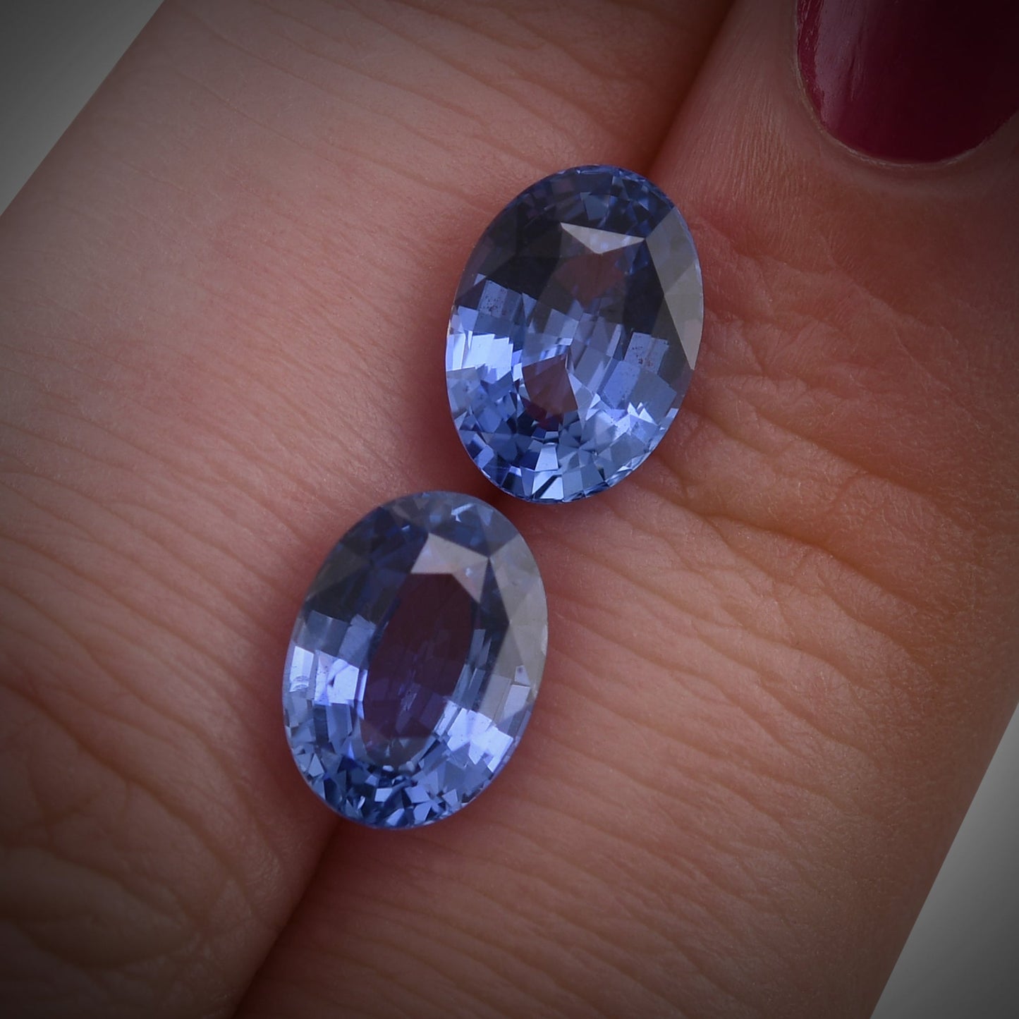 4,88 Karat blauer ovaler Saphir aus Sri Lanka