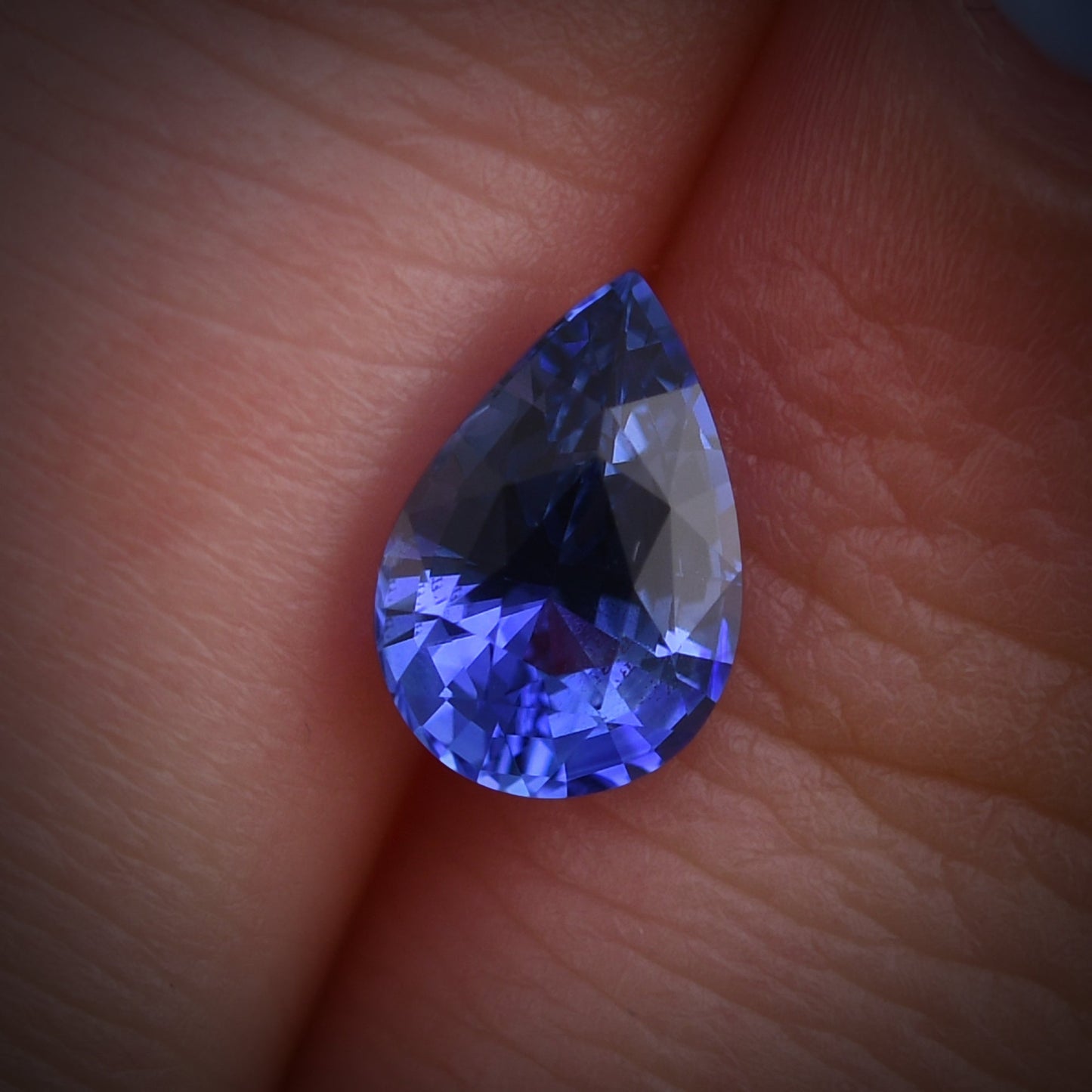 1,75 Karat blauer birnenförmiger Saphir aus Sri Lanka