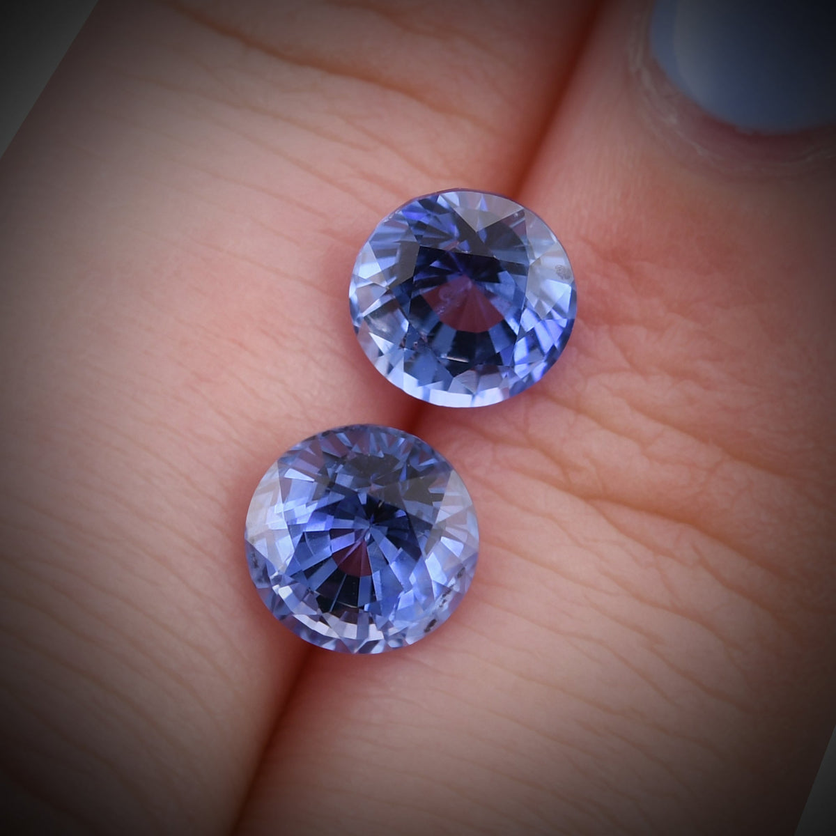 3,78 Karat blauer runder Saphir aus Sri Lanka