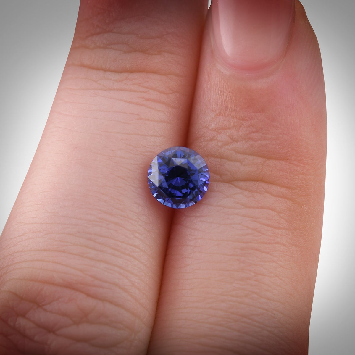 1,56 Karat blauer runder Saphir aus Sri Lanka