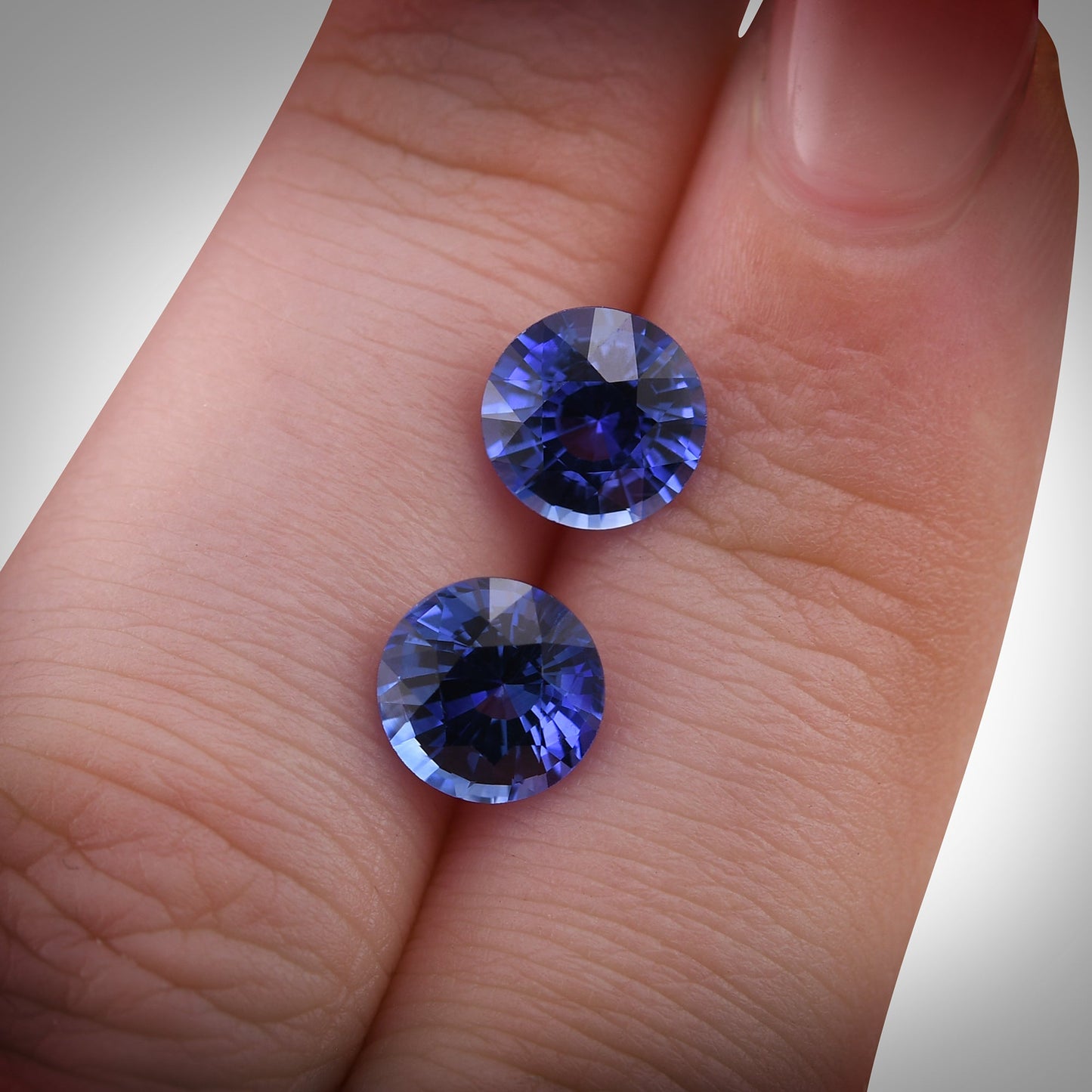 4,15 Karat blauer runder Saphir aus Sri Lanka