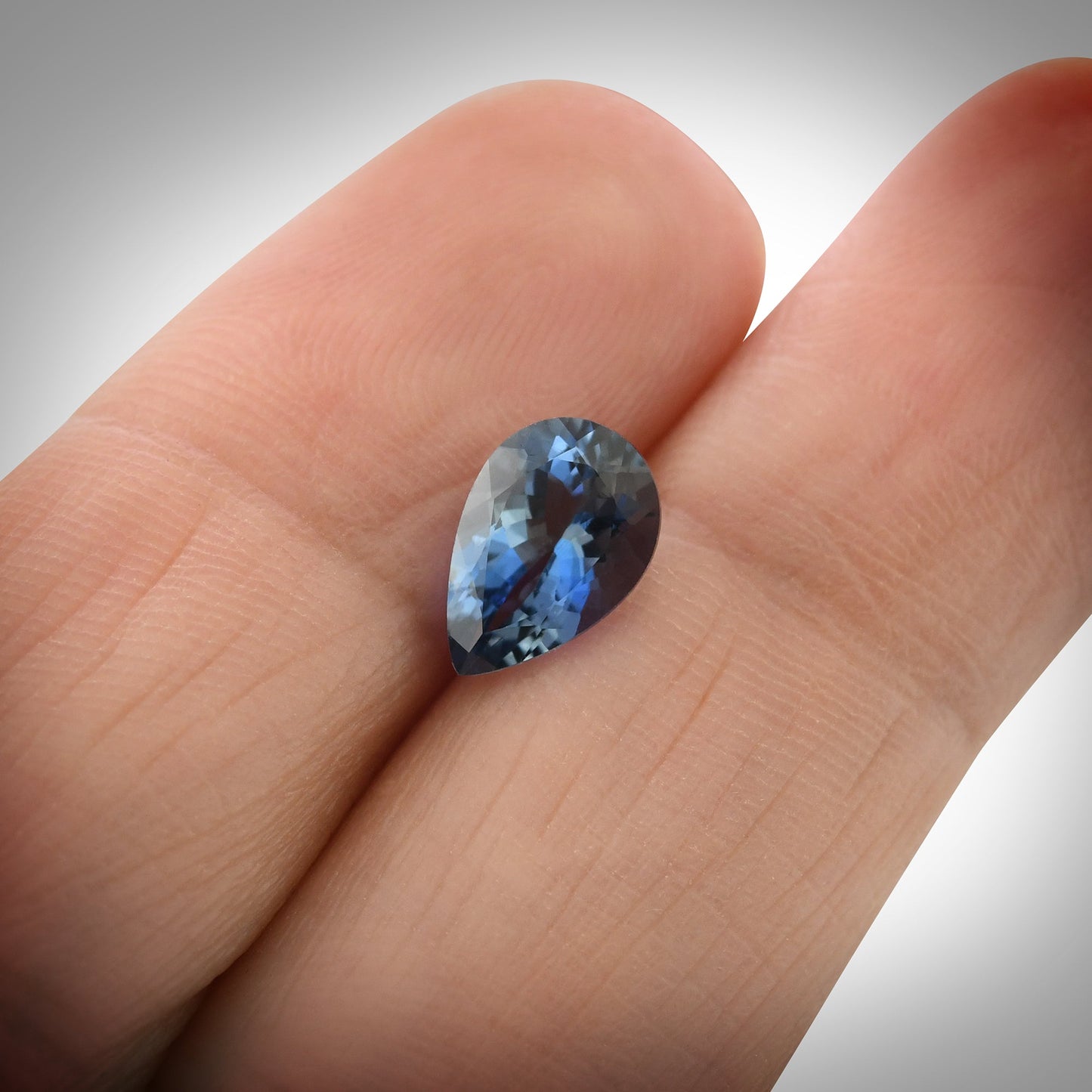 1,17 Karat afrikanischer Birnen-Aquamarin GFCO