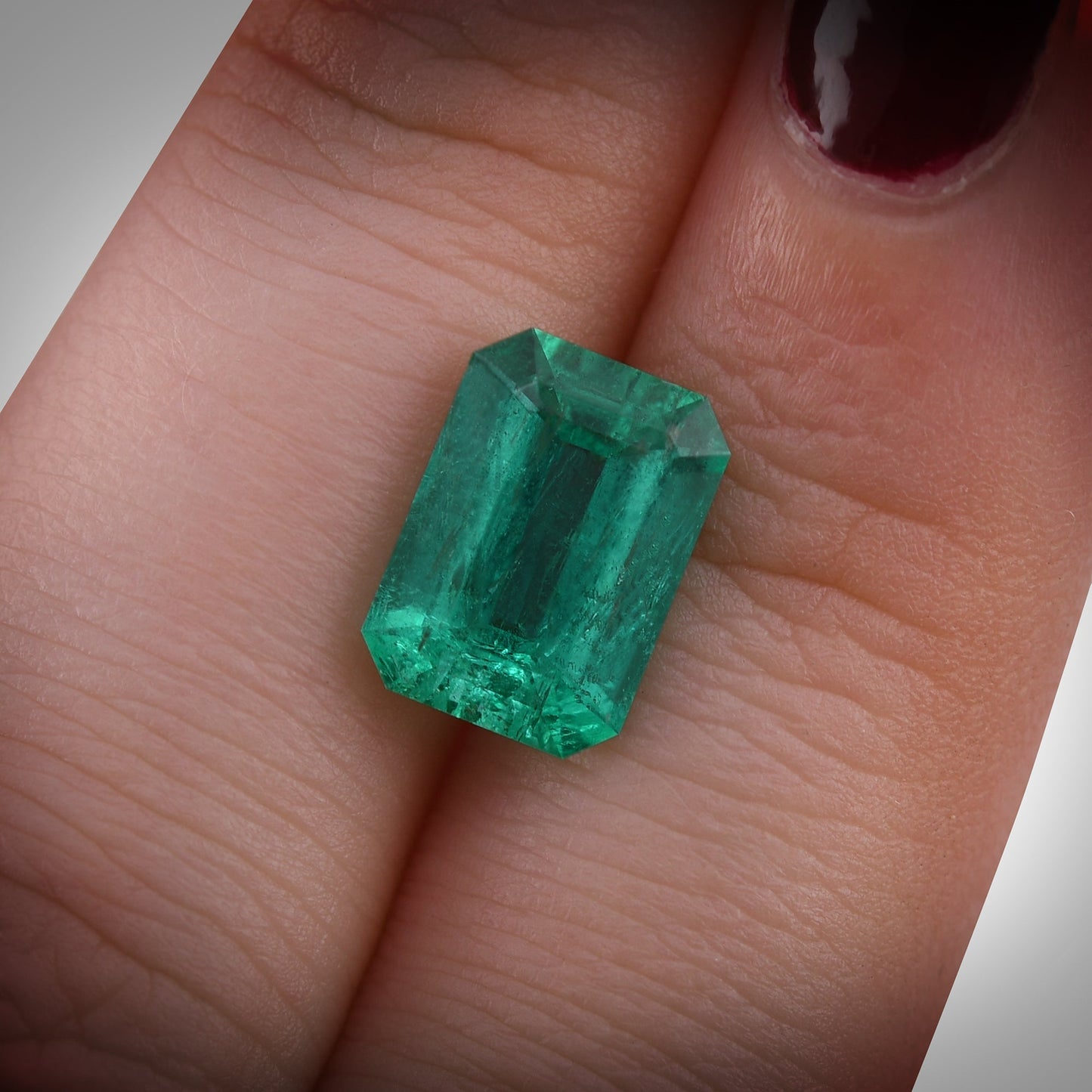 2.89 Carat Green COLOMBIAN Emerald Emerald CD