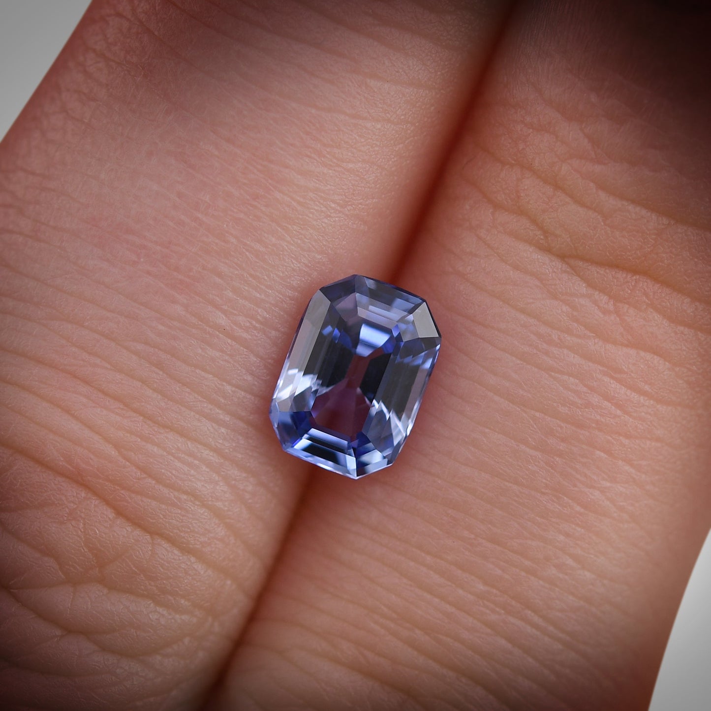 1,53 Karat blauer Smaragd-Saphir aus Sri Lanka