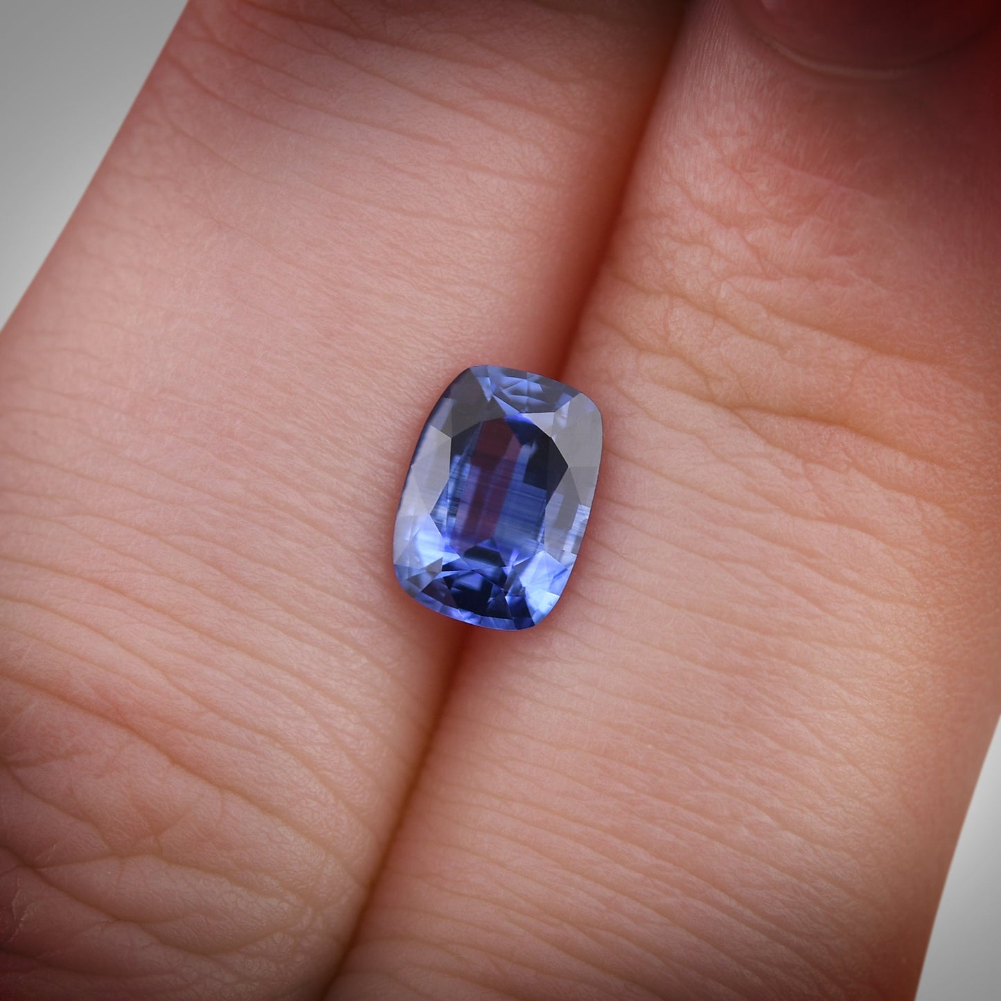 1,34 Karat blauer Kissen-Saphir aus Sri Lanka