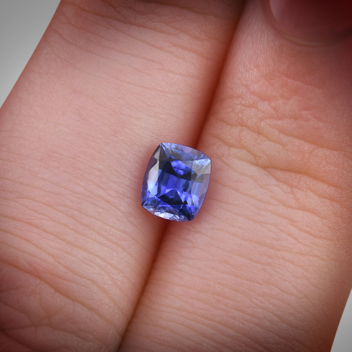 1,24 Karat blauer Kissen-Saphir aus Sri Lanka
