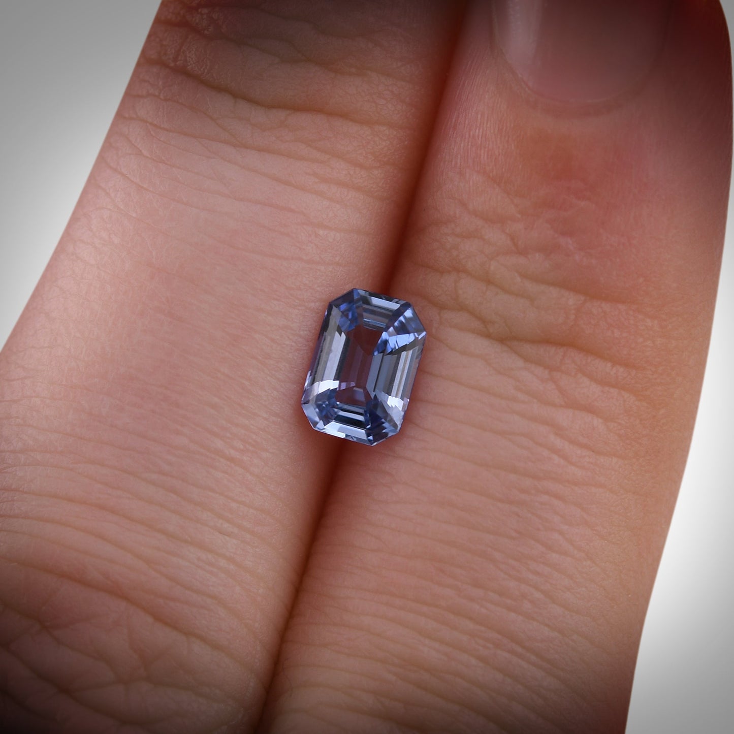 0,96 Karat blauer Smaragd-Saphir aus Sri Lanka