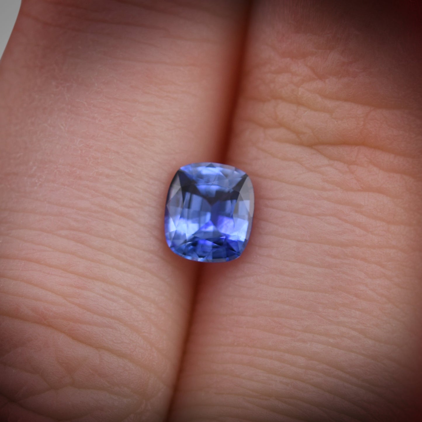 1,04 Karat blauer Smaragd-Saphir aus Sri Lanka