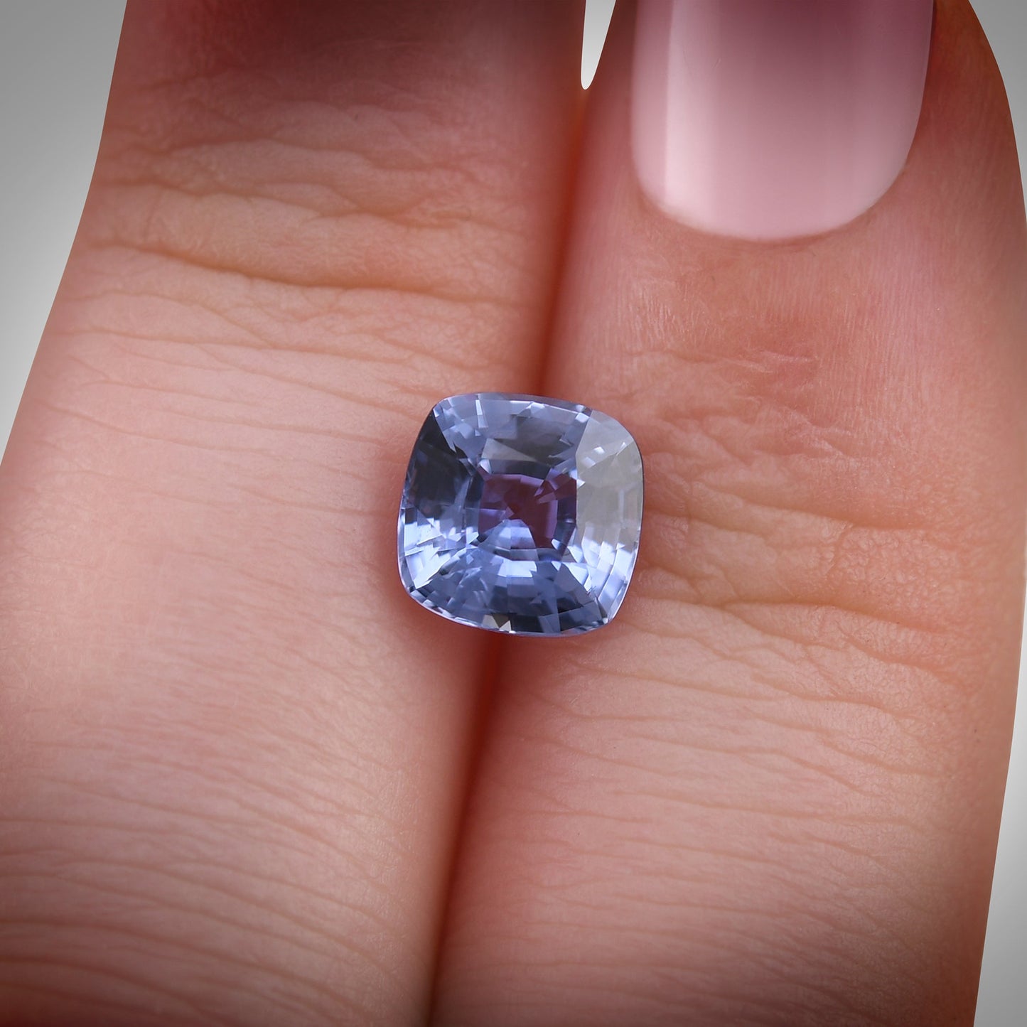 2,03 Karat blauer Kissen-Saphir aus Sri Lanka