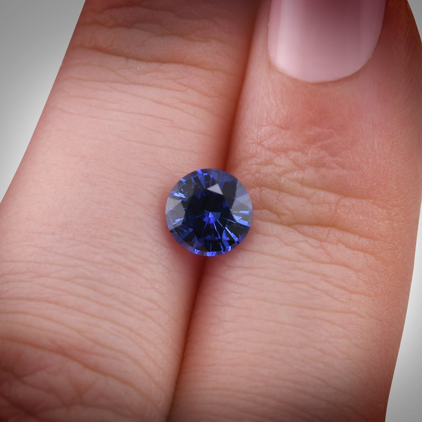 1,35 Karat blauer runder Saphir aus Sri Lanka