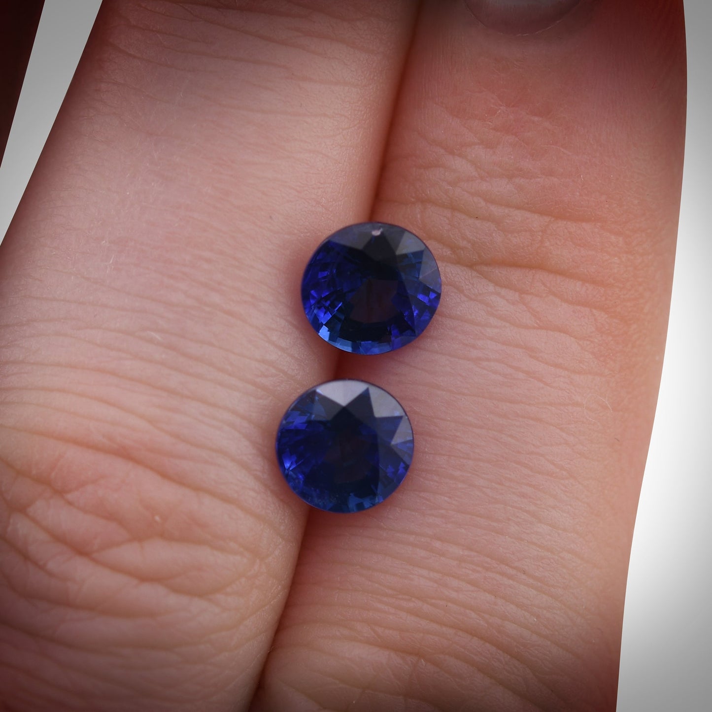 2,87 Karat blauer runder Saphir aus Sri Lanka
