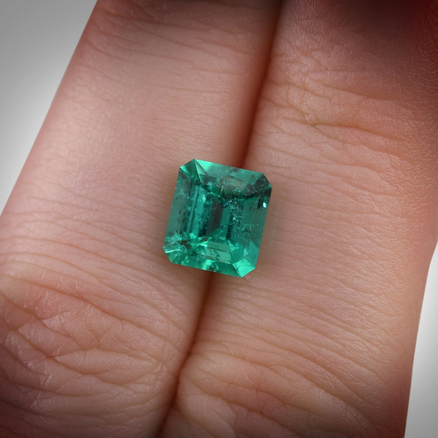 1.92 Carat Green COLOMBIAN Emerald Emerald MUZO