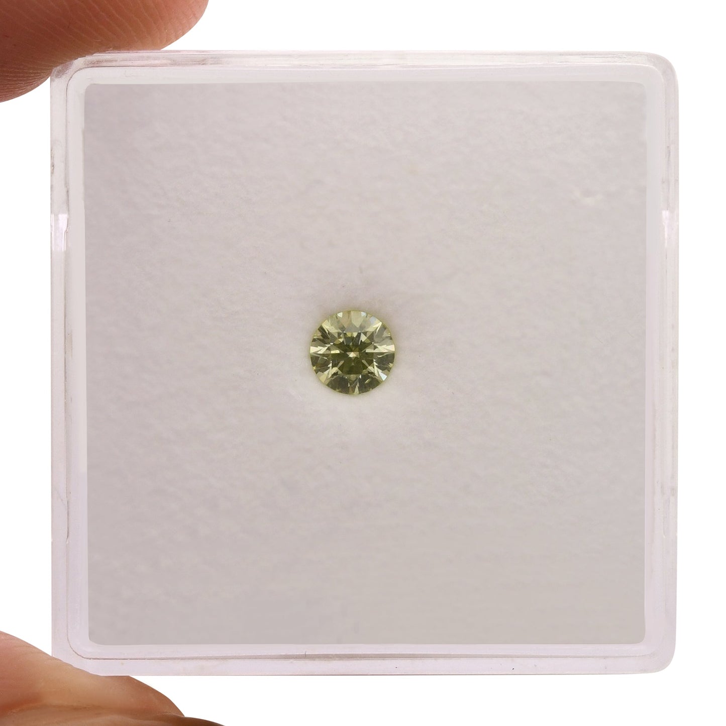 0,19 Karat Fancy Yellow Green Round Diamond (SI1) GIA