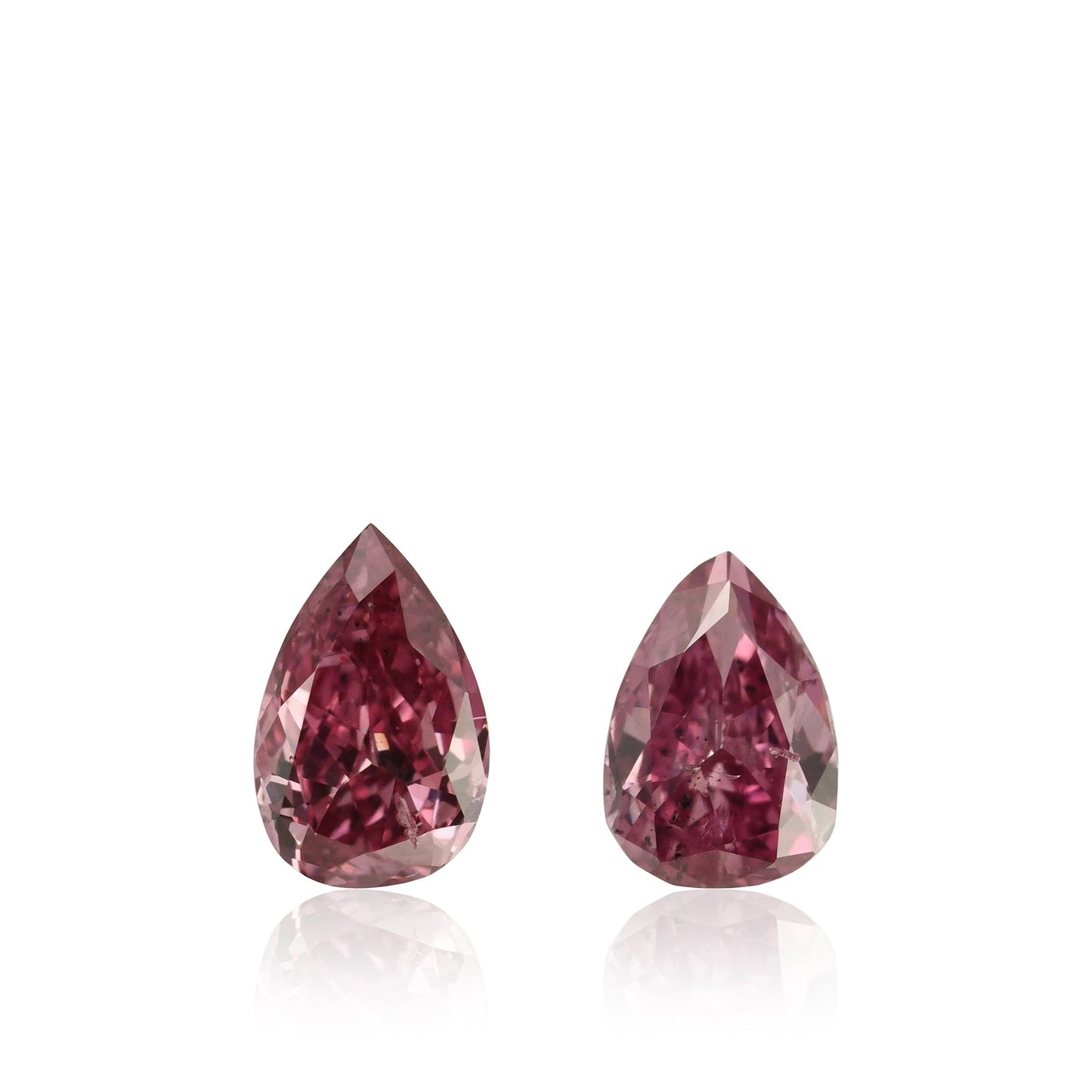 0,26 Karat Fancy Vivid Purplish Pink Birnenförmige Diamanten (SI2) GIA
