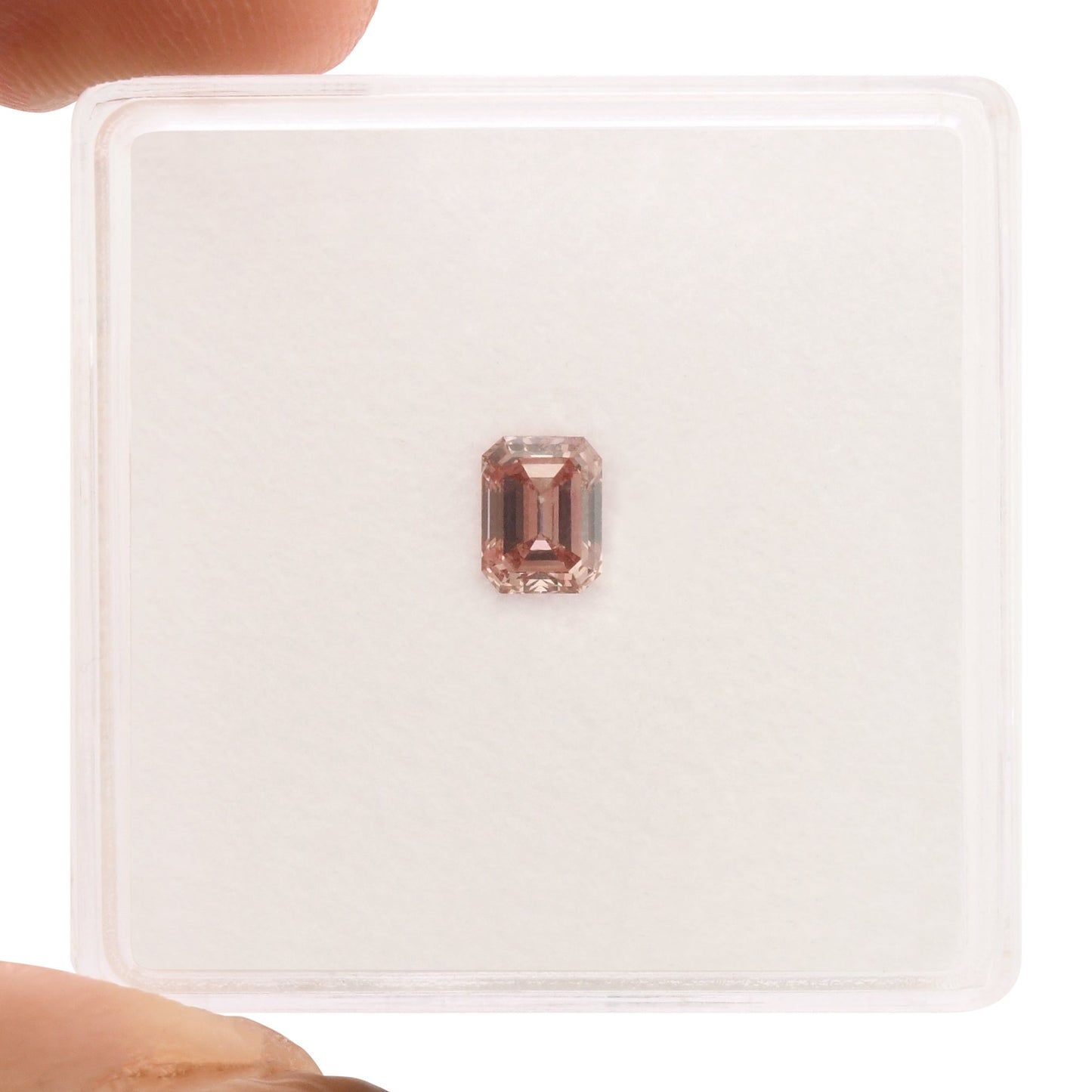 0,38 Karat Fancy Intense Orange Pink Emerald Diamond VVS1 GIA