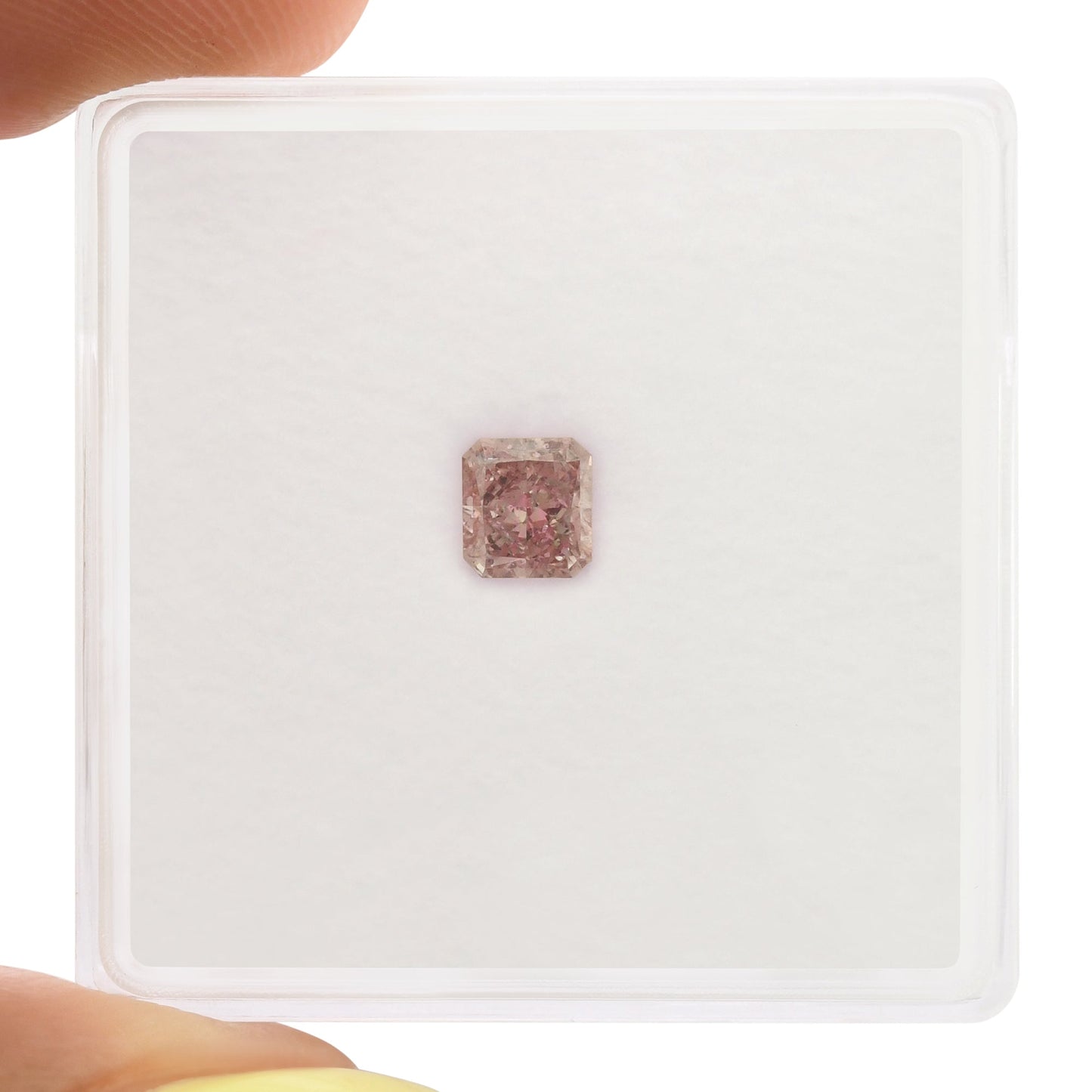 0,39 Karat Fancy Intense Pink Radiant (I1) GIA