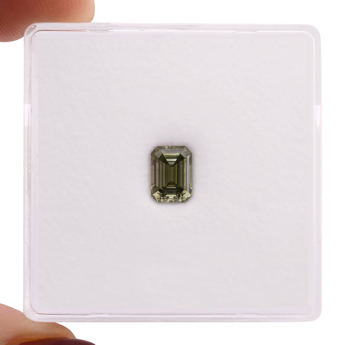 Smaragd-Diamant | 0,52 ct | Dunkelgrau-Gelbgrün | VVS1 | GIA | Ref. 710649
