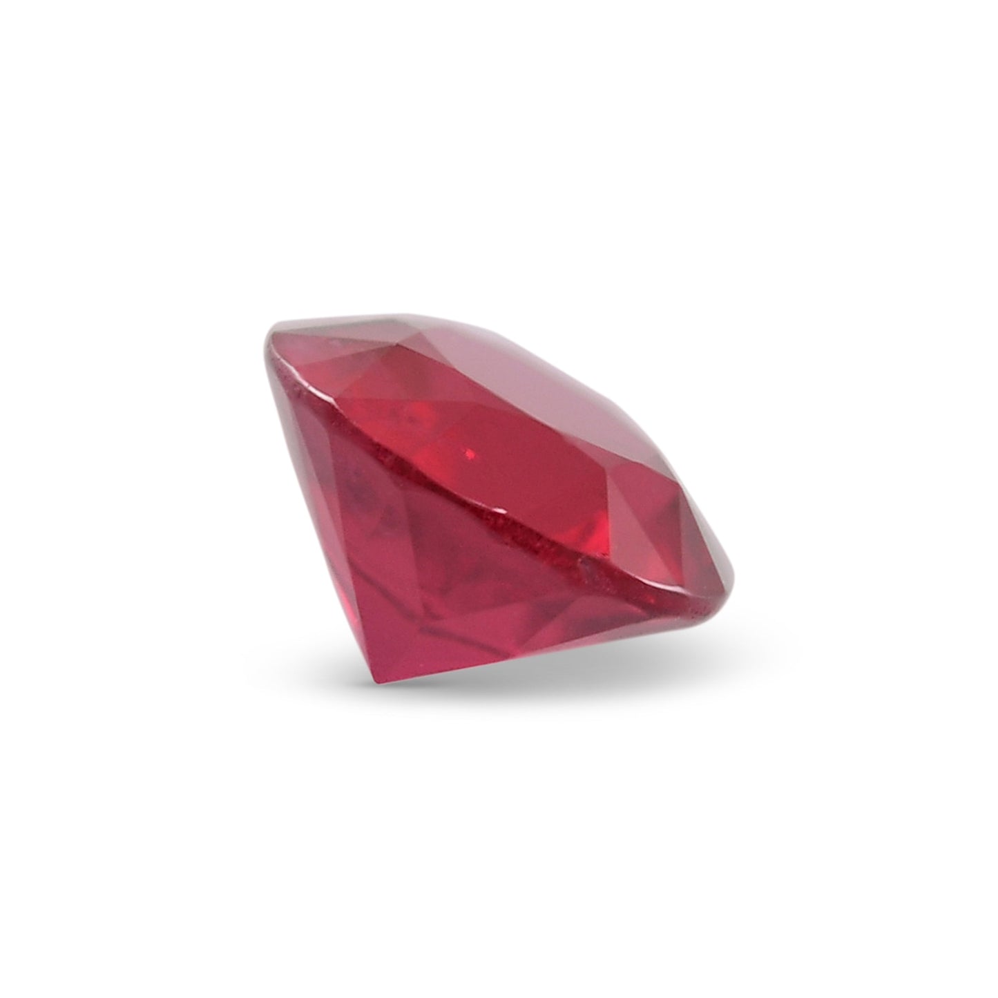 0,54 Karat roter runder Rubin aus Mosambik