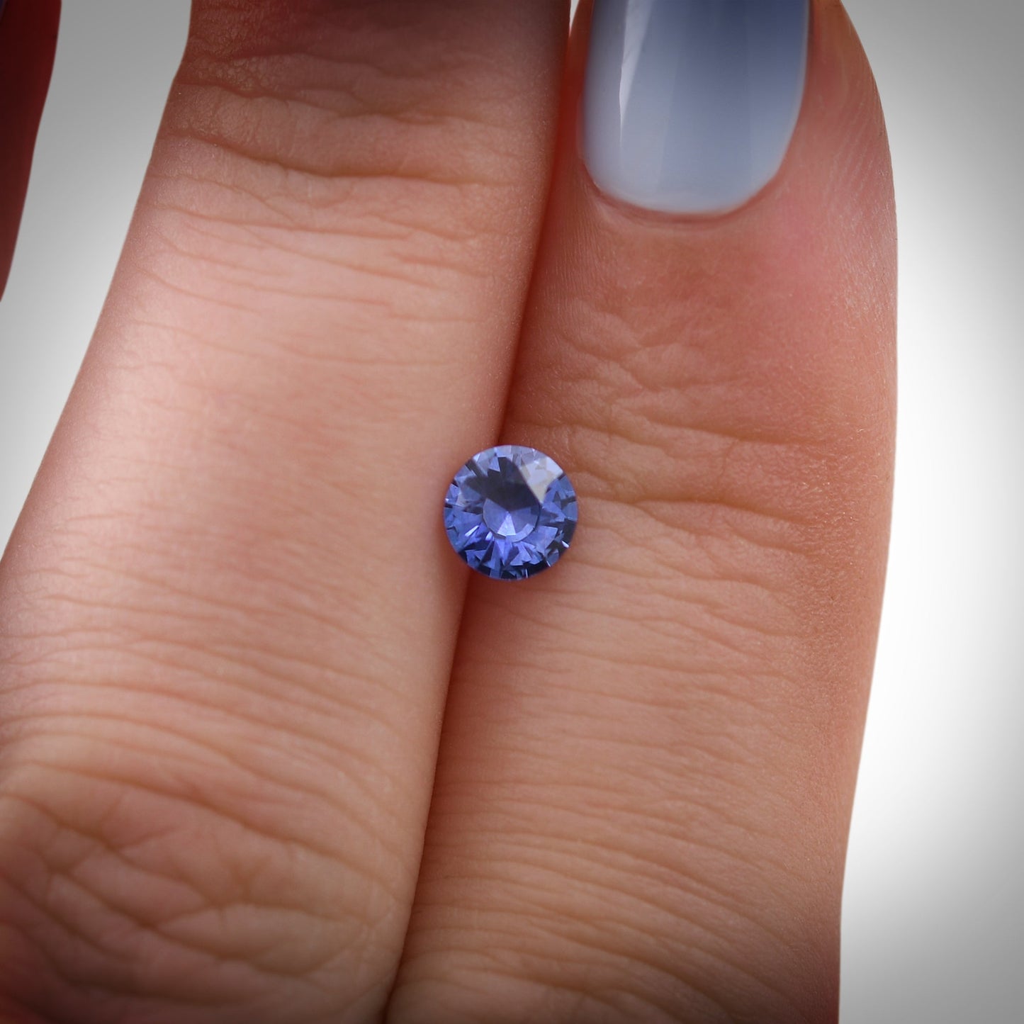 0,54 Karat blauer runder Saphir aus Sri Lanka