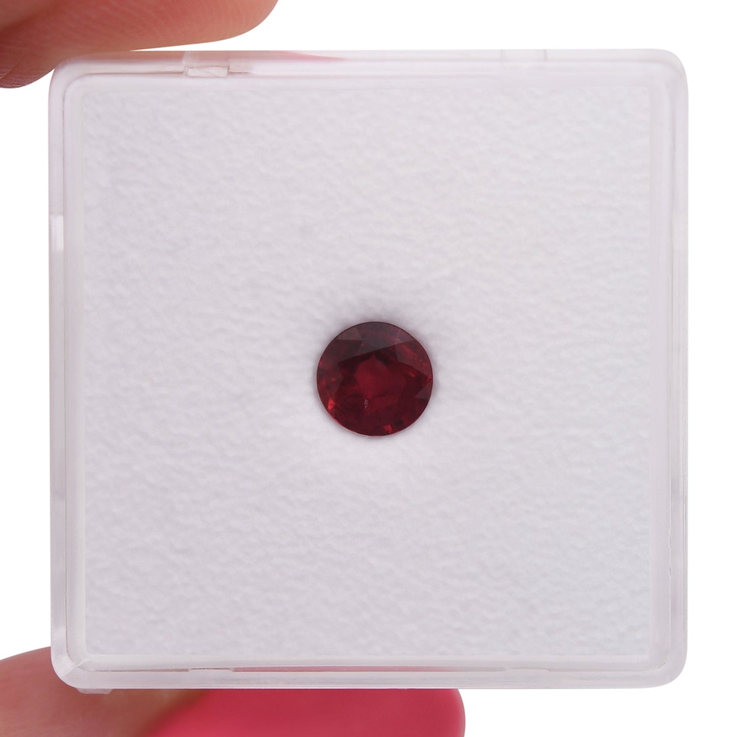 0,56 Karat roter runder Rubin aus Mosambik