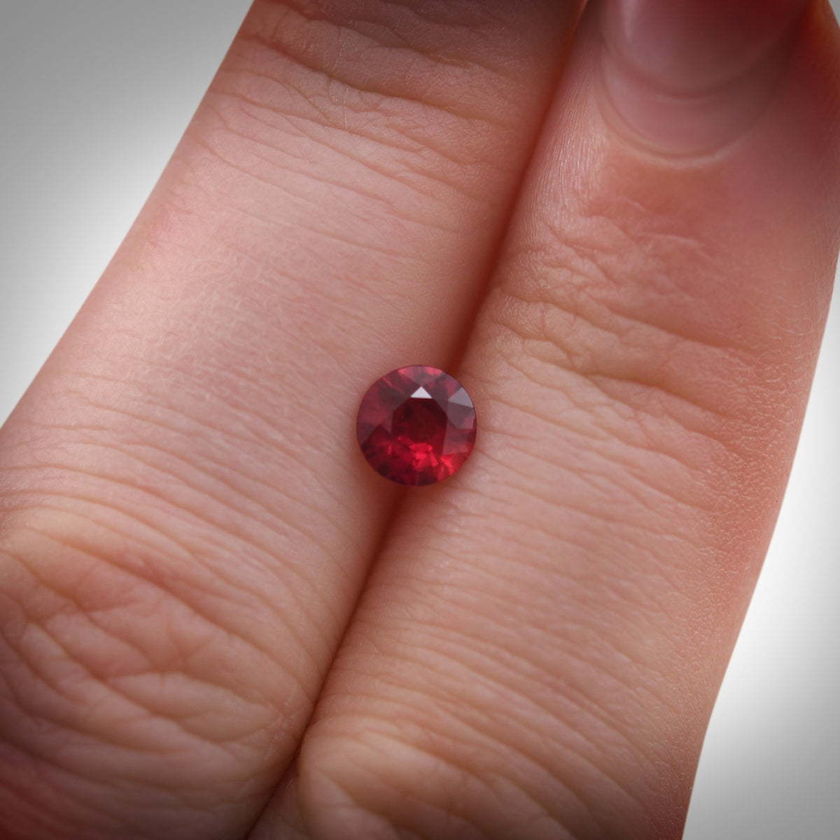 Runder Rubin | 0,6 ct | Rot | Ref. 711369