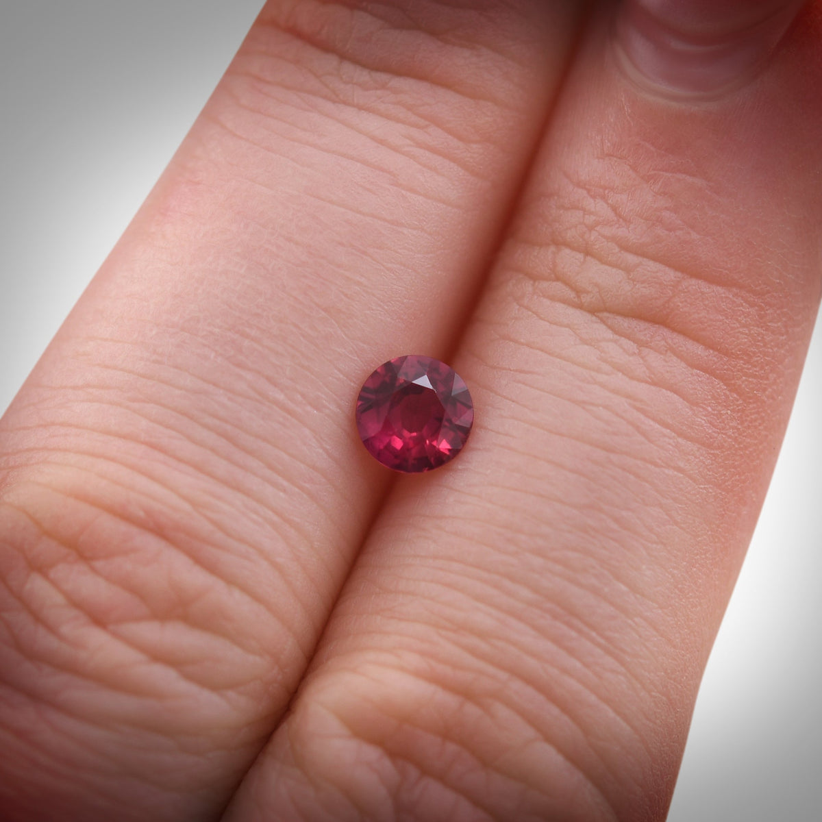 Runder Rubin | 0,6 ct | Rot | Ref. 711370