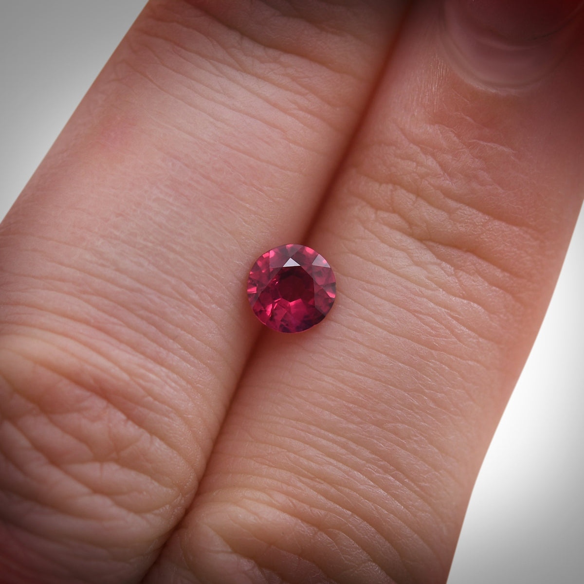Runder Rubin | 0,63 ct | Rot | Ref. 711365