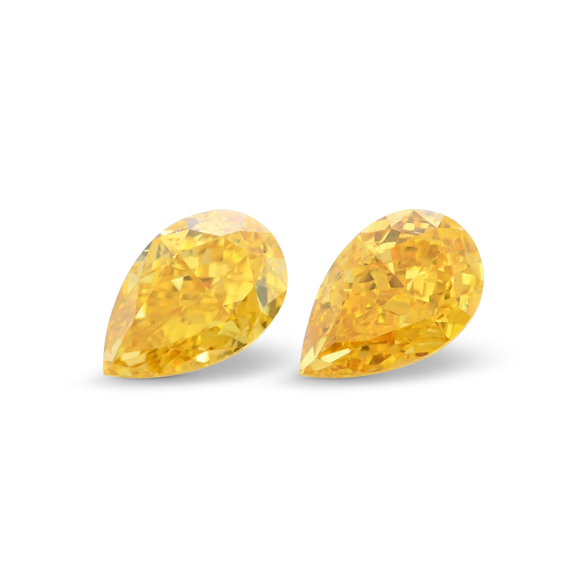 Birnenförmiger Diamant | 0,64 ct | Fancy Vivid Orange Yellow | SI1 | GIA | Ref 724334