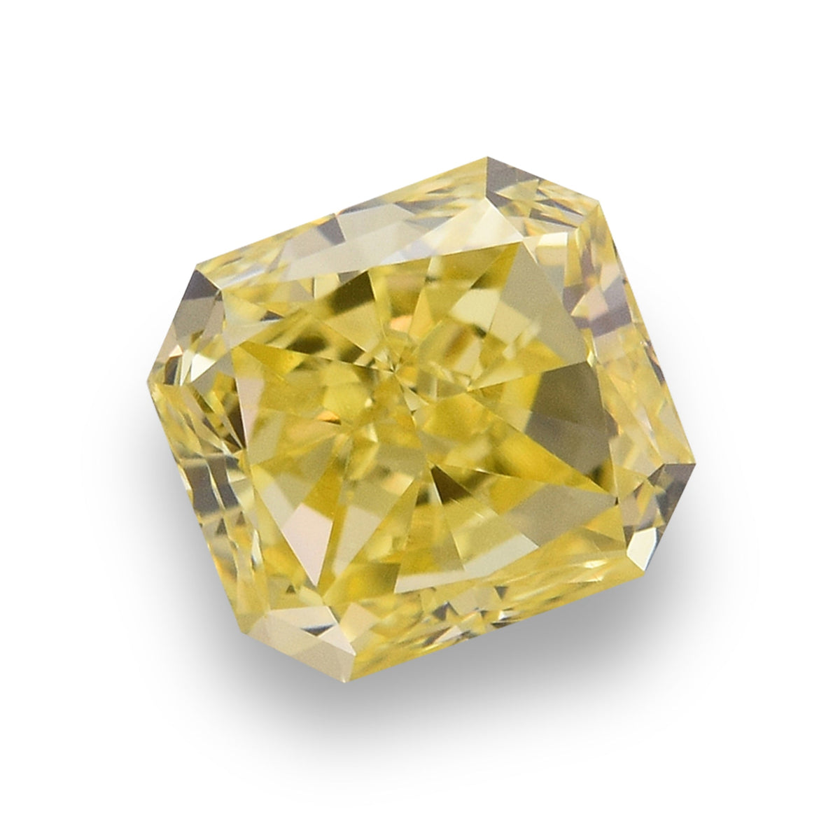 0,67 Karat Fancy Intense Yellow Radiant (SI1)