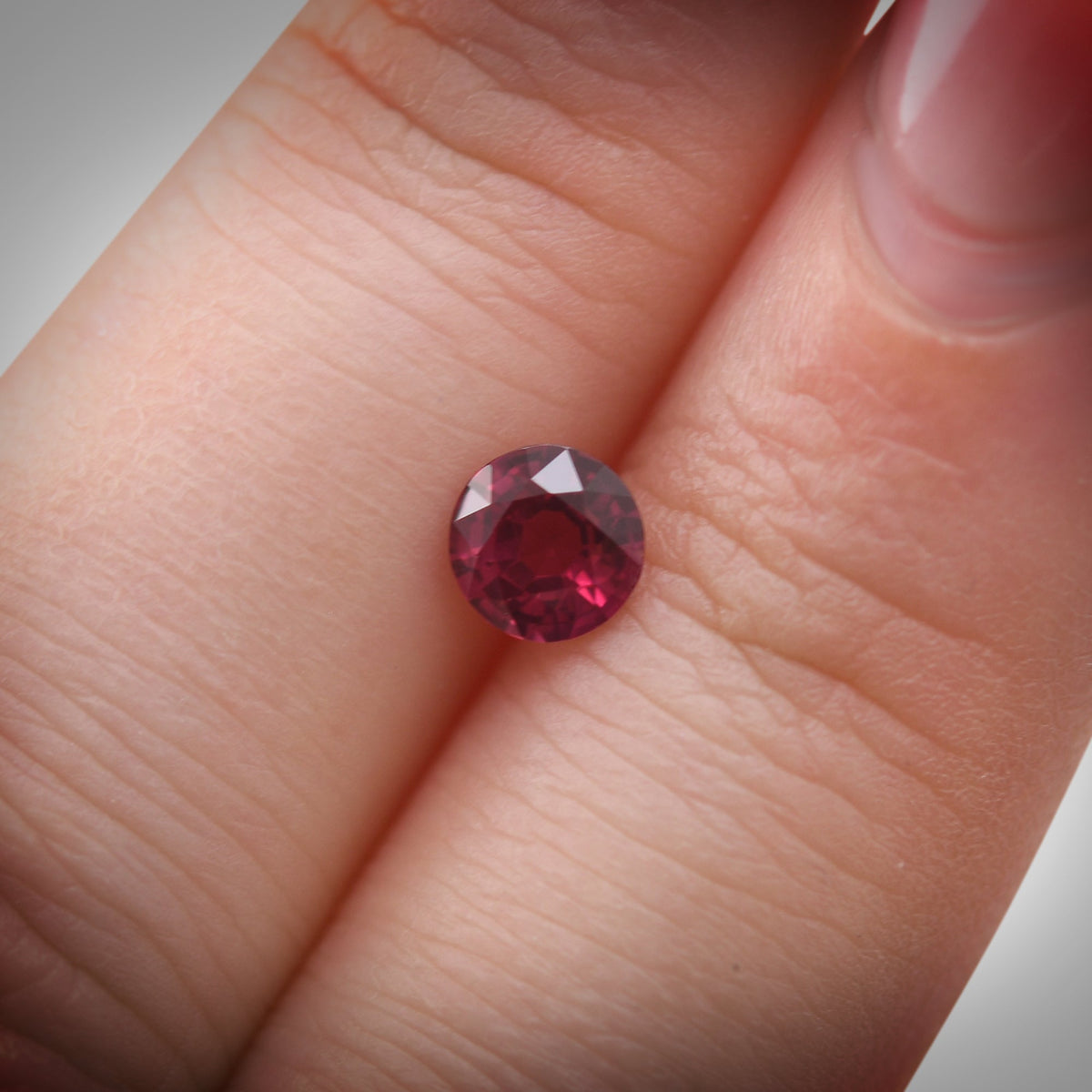 Runder Rubin | 0,71 ct | Rot | Ref. 711380