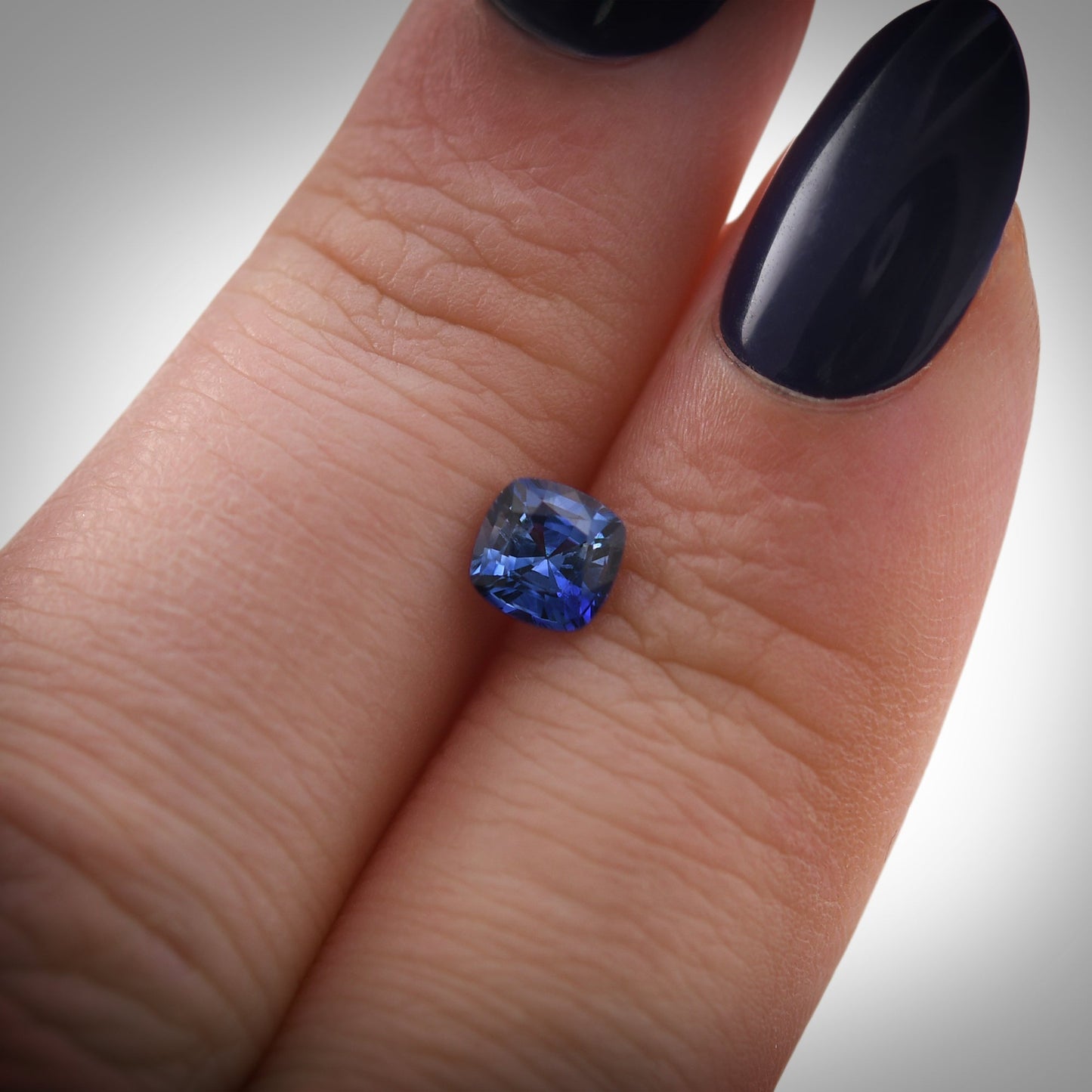 0,76 Karat blauer Kissen-Saphir aus Sri Lanka