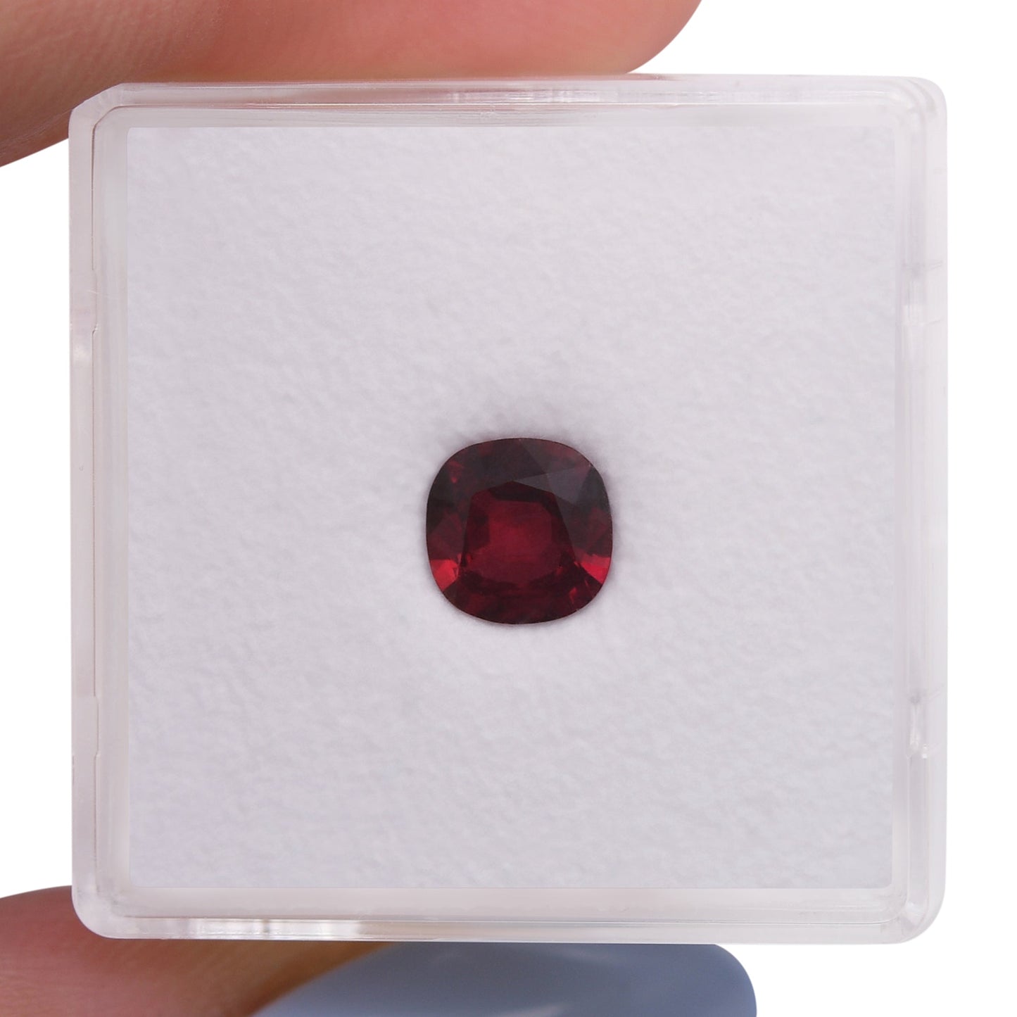 0,85 Karat roter Mosambik-Kissenrubin