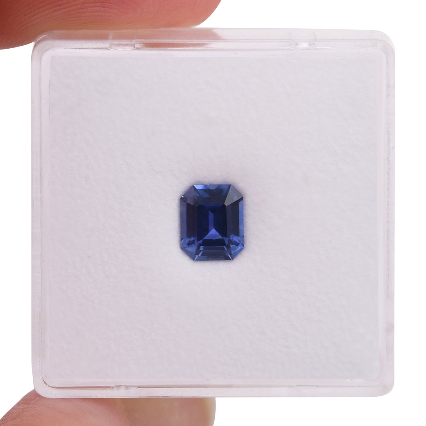 0,88 Karat blauer Smaragd-Saphir aus Sri Lanka