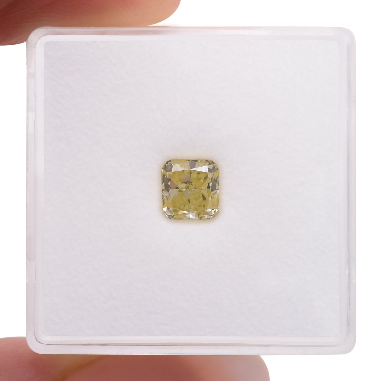 0,90 Karat Fancy Light Yellow Cushion Diamond VS2 GIA