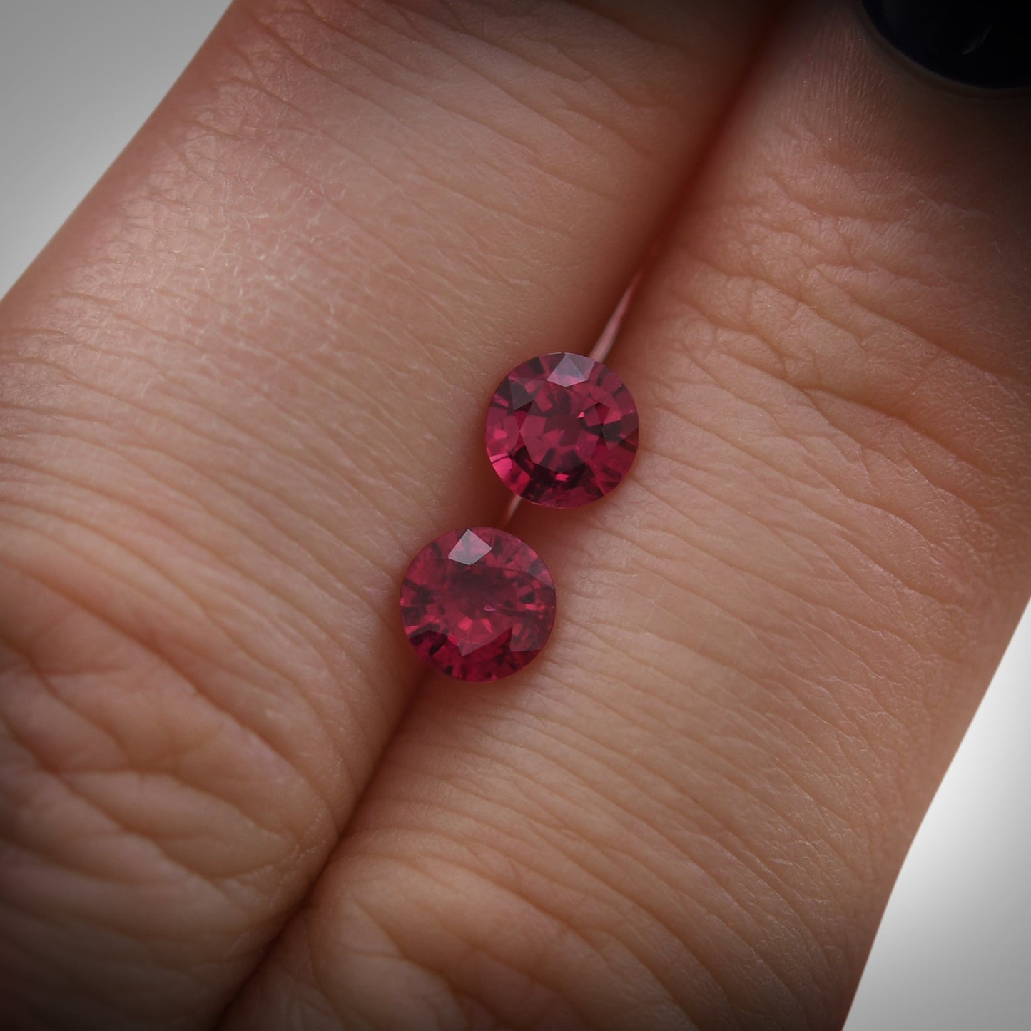0.95 Carat Red MOZAMBIQUE Round Ruby