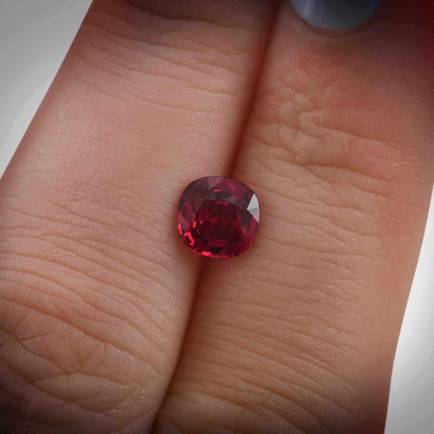1,00 Karat roter Mosambik-Kissenrubin