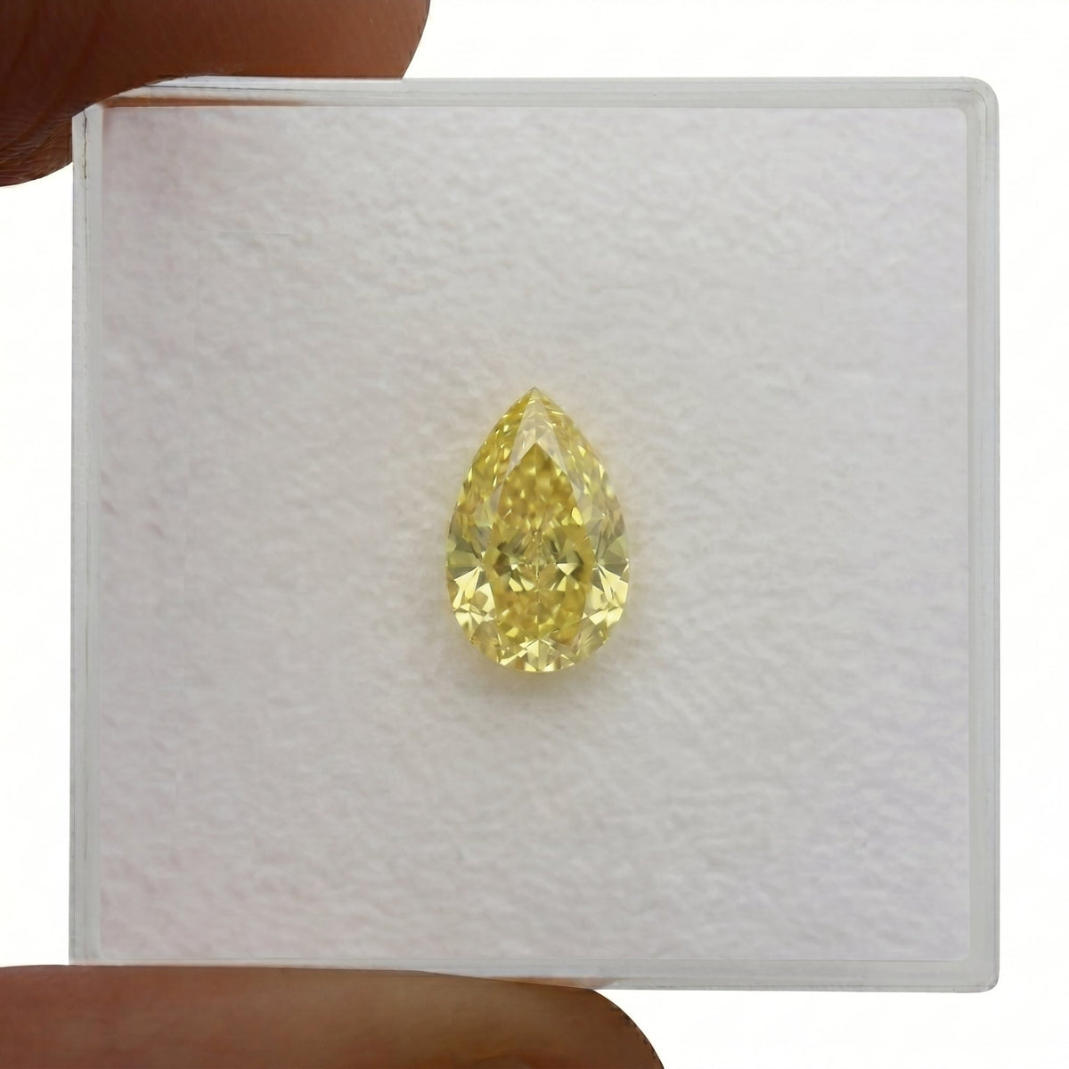 Birnenförmiger Diamant | 1,01 ct | Intensiv gelb | VVS2 | GIA | Ref. 717135