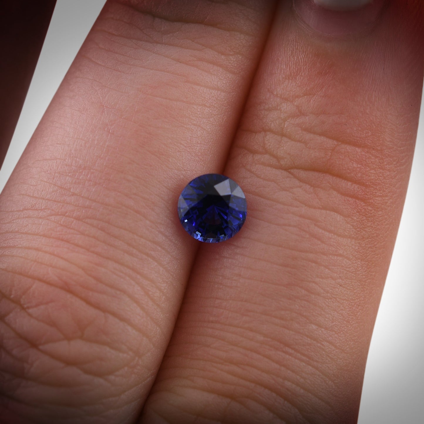 1,01 Karat blauer runder Saphir aus Sri Lanka