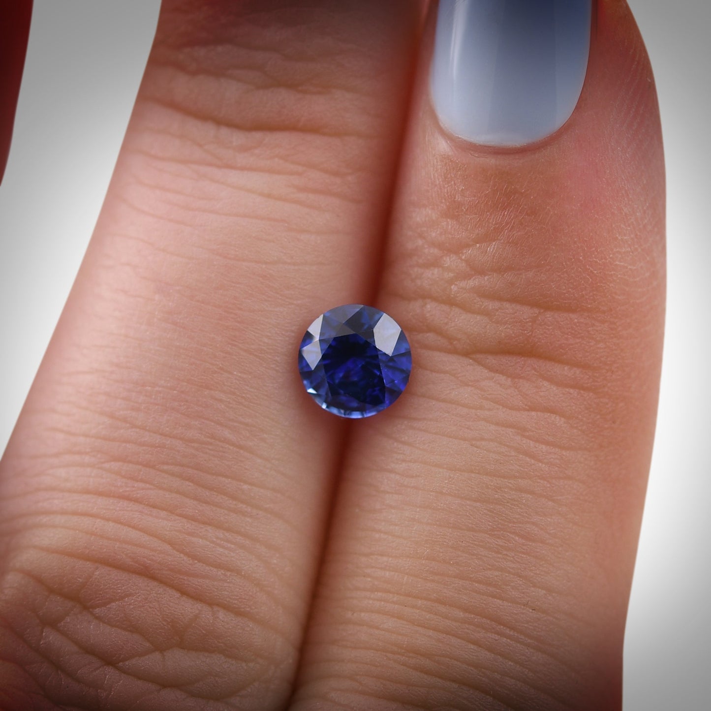 1,02 Karat blauer runder Saphir aus Sri Lanka
