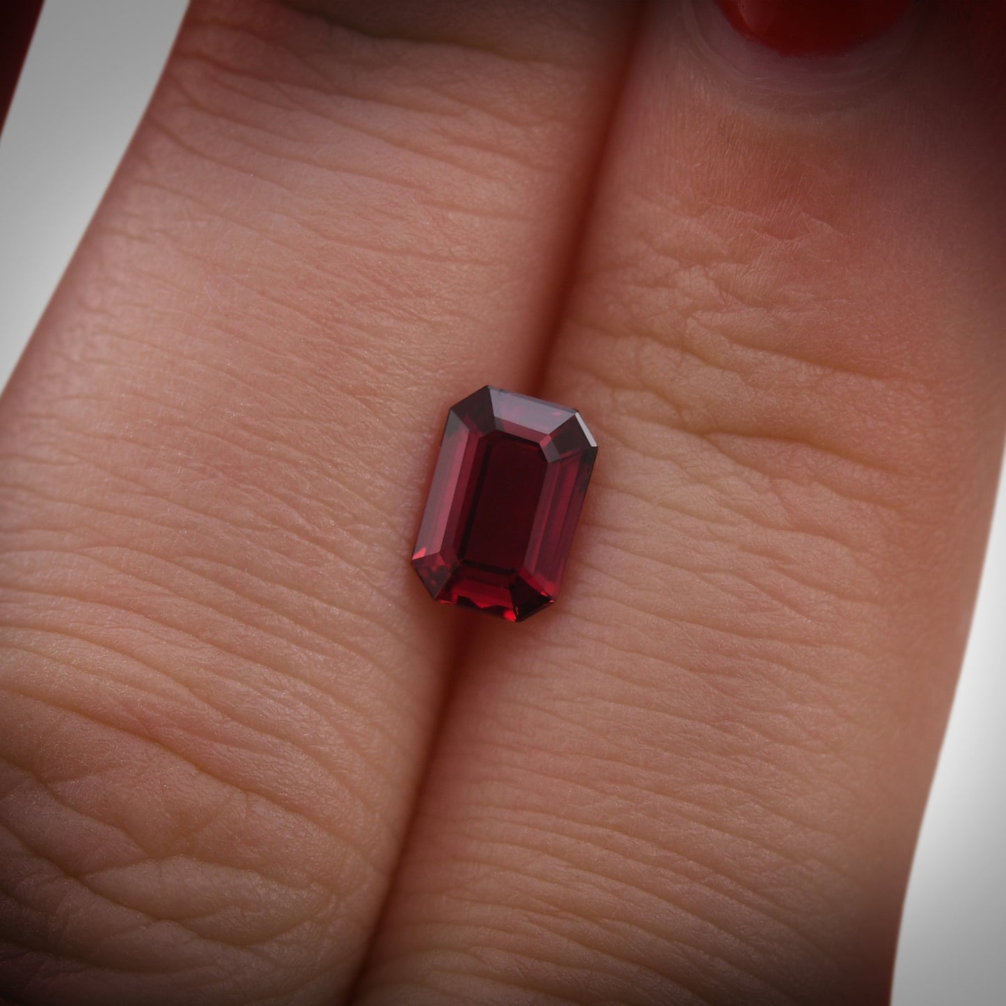 1,06 Karat roter Mosambik-Smaragd-Rubin