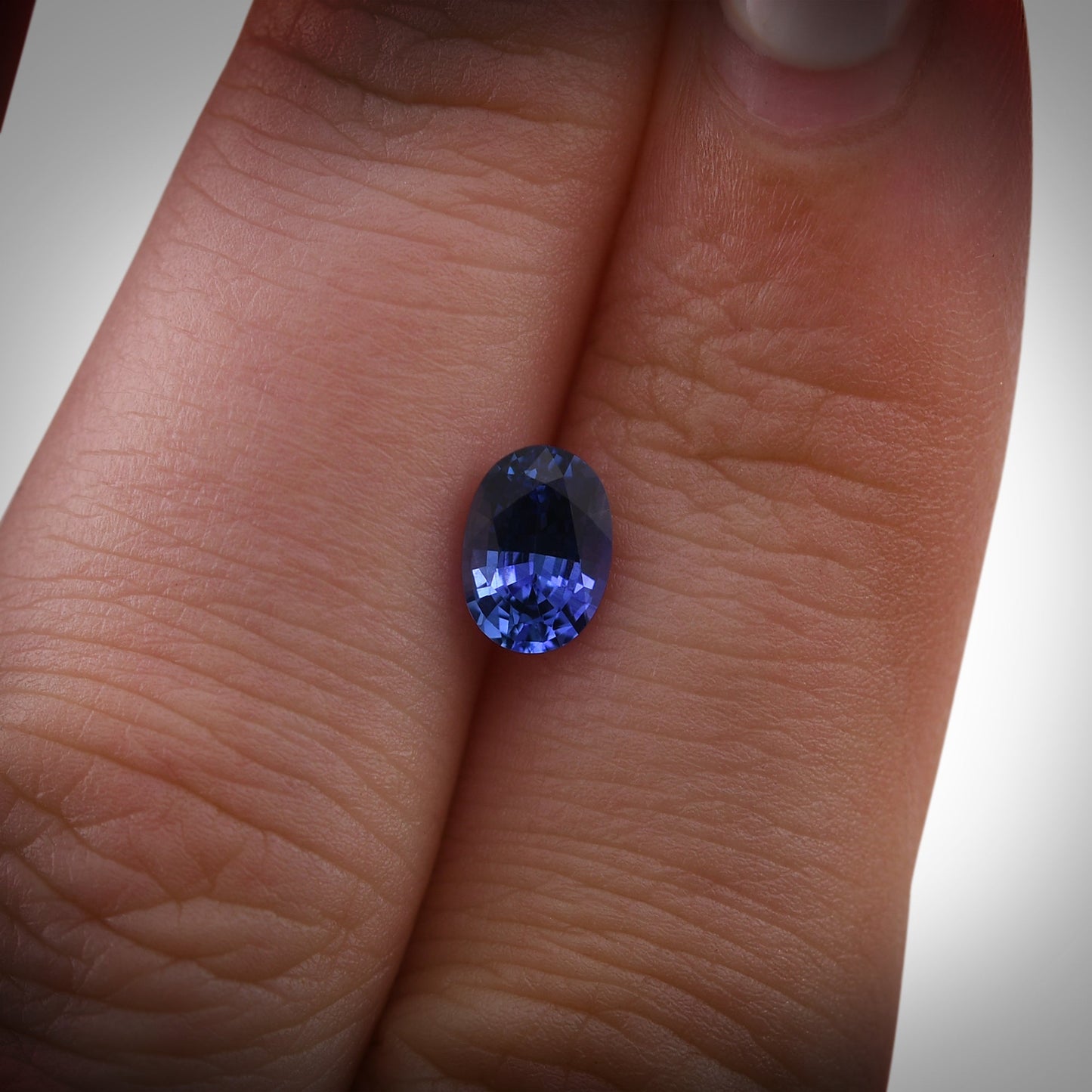 1,06 Karat blauer ovaler Saphir aus Sri Lanka