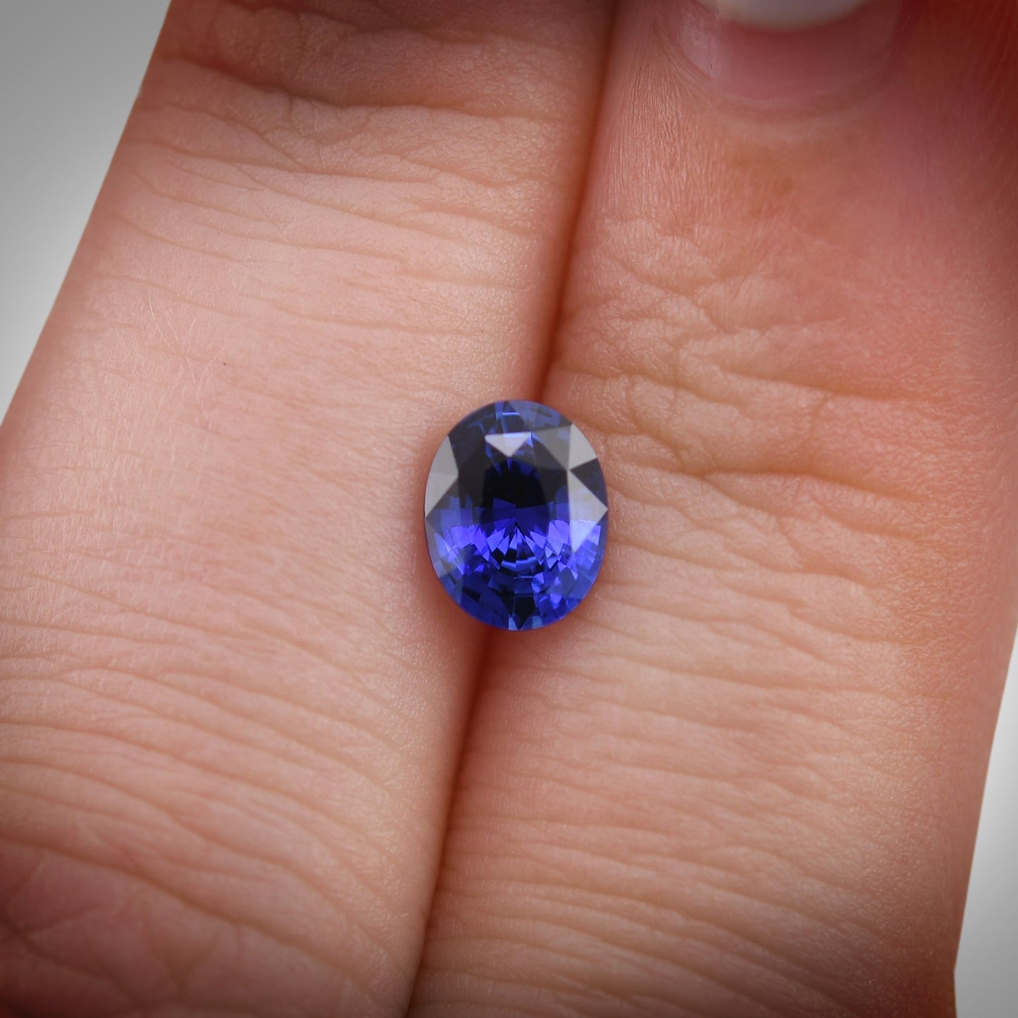 1,06 Karat blauer ovaler Saphir aus Sri Lanka