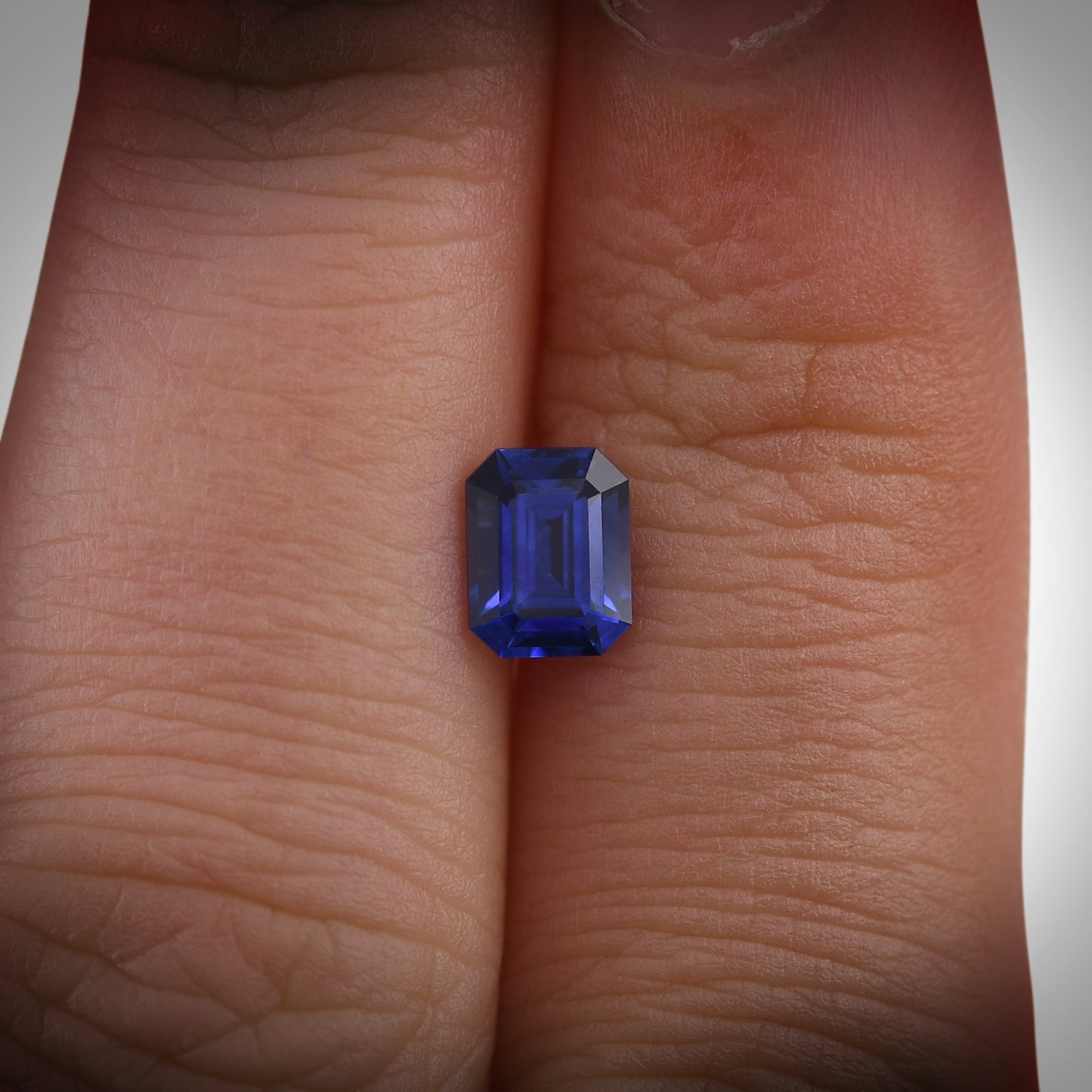 1,06 Karat blauer Smaragd-Saphir aus Sri Lanka