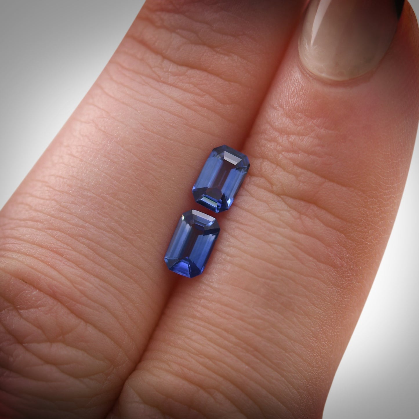 1,06 Karat blauer Smaragd-Saphir aus Sri Lanka