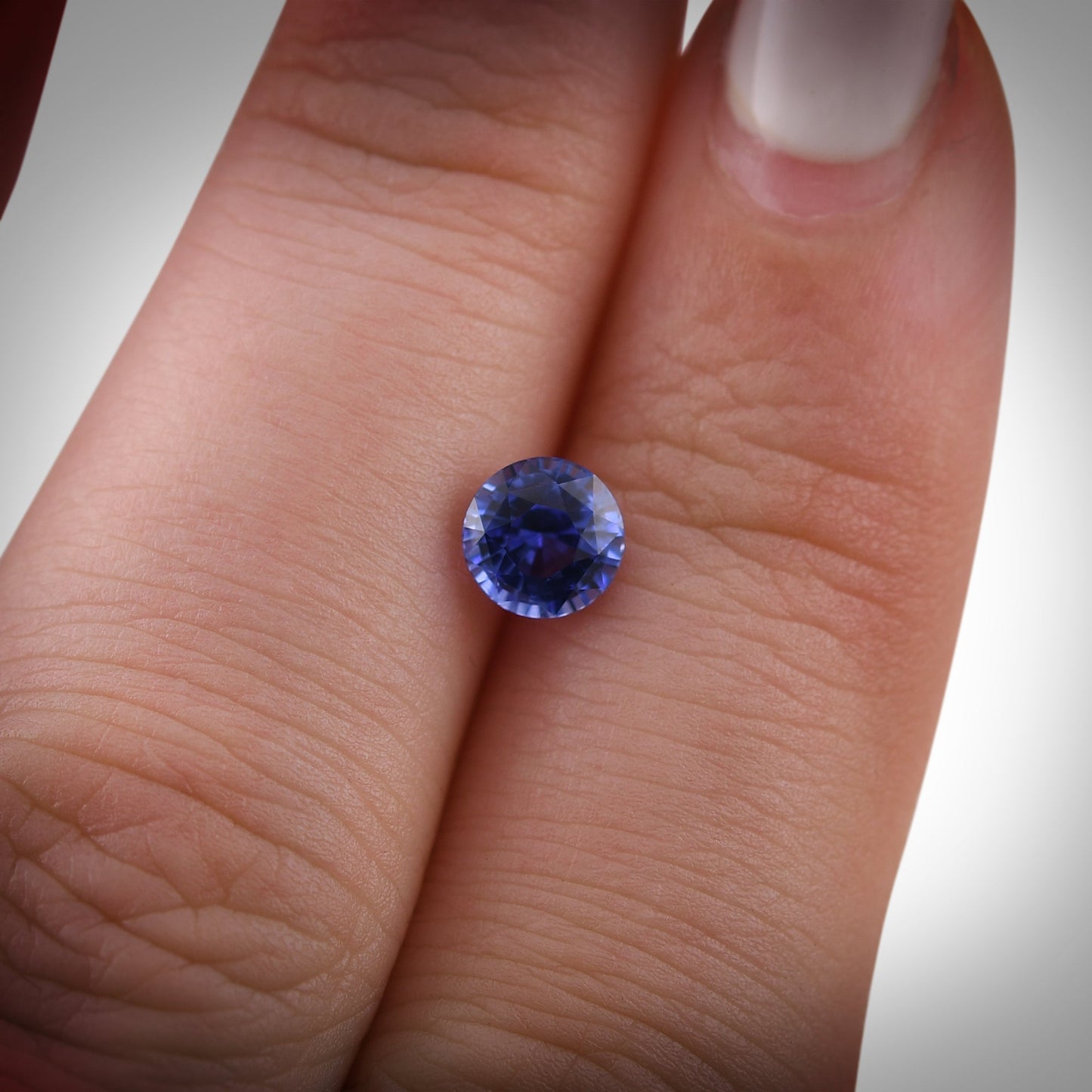 1,08 Karat blauer runder Saphir aus Sri Lanka