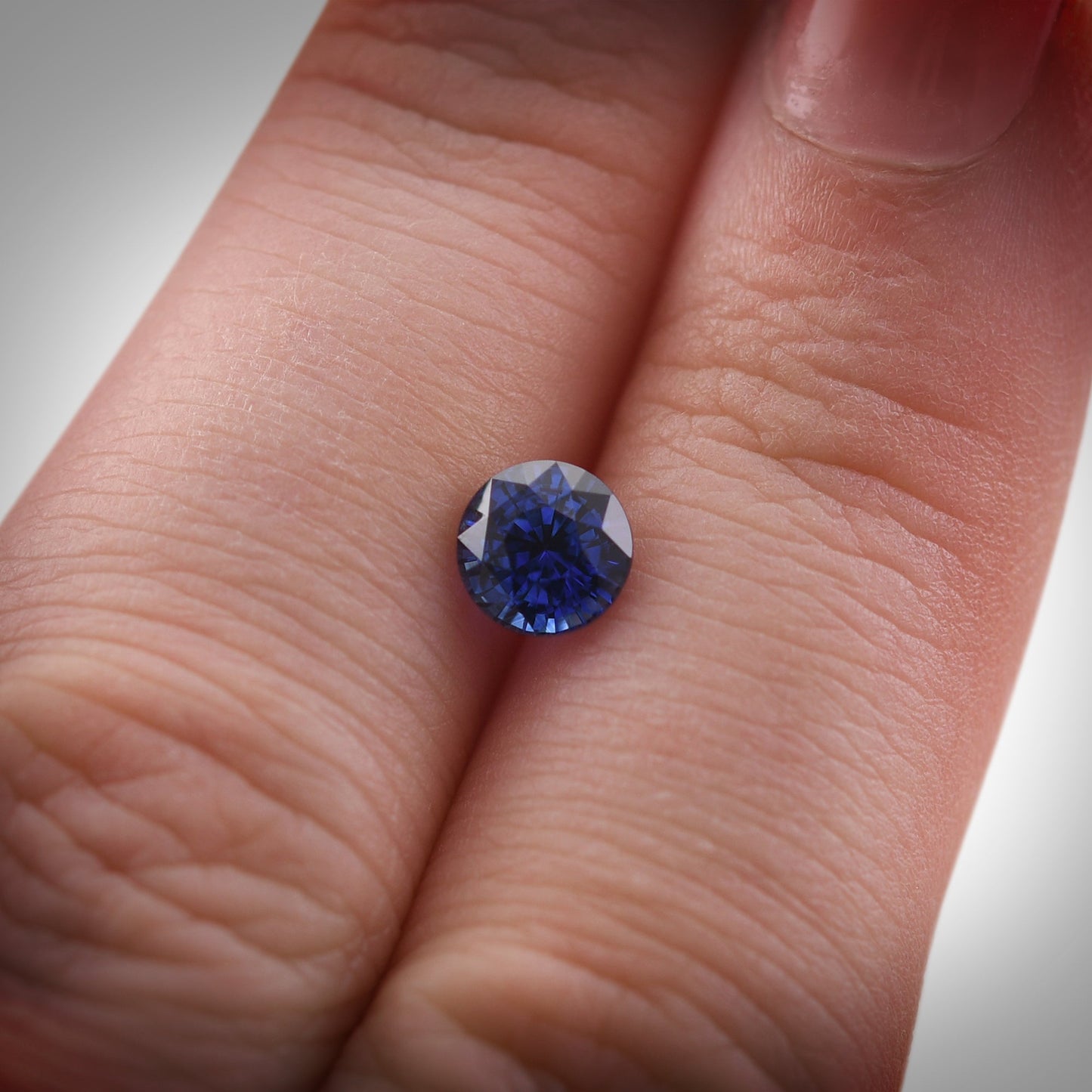 1,13 Karat blauer runder Saphir aus Sri Lanka
