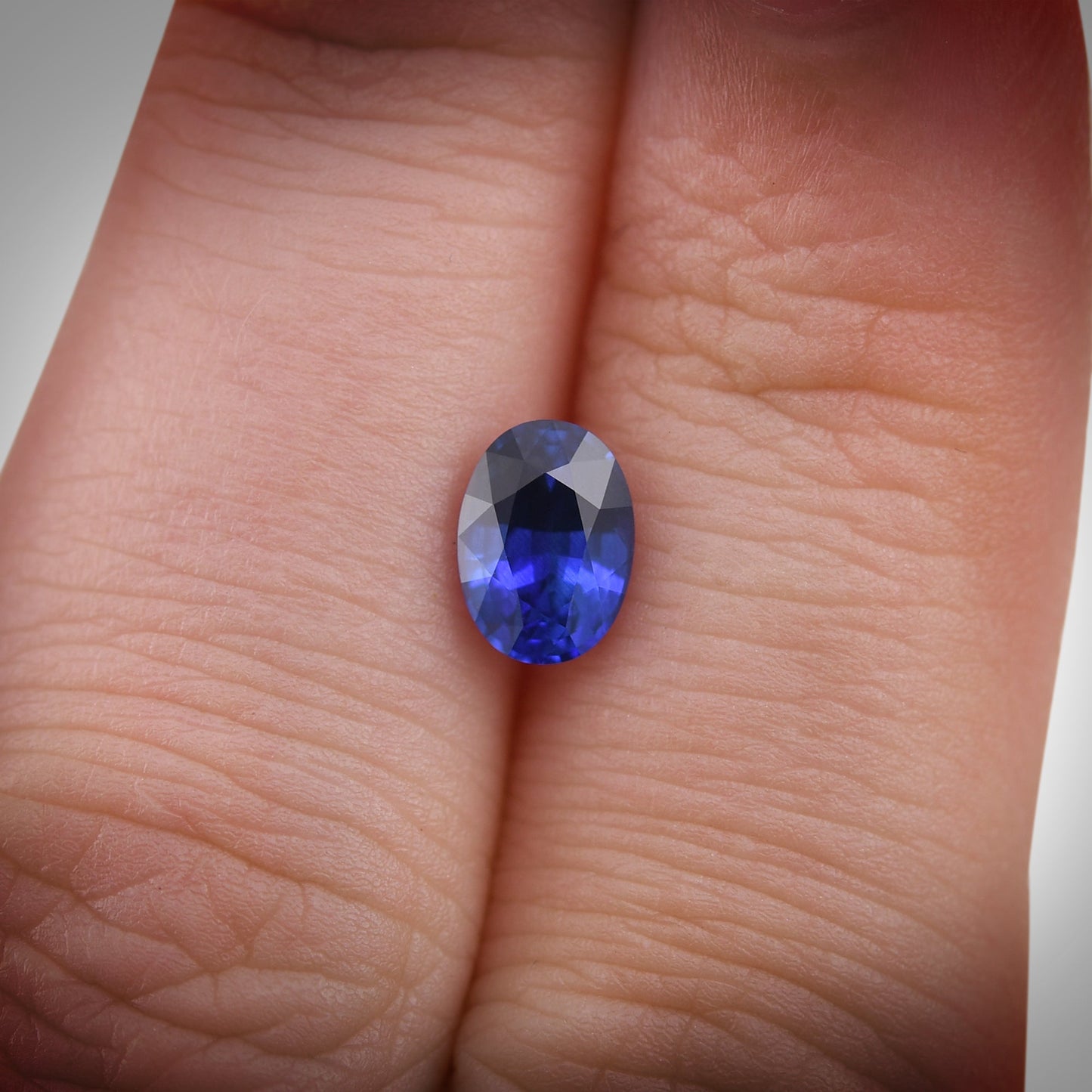 1,22 Karat blauer ovaler Saphir aus Sri Lanka