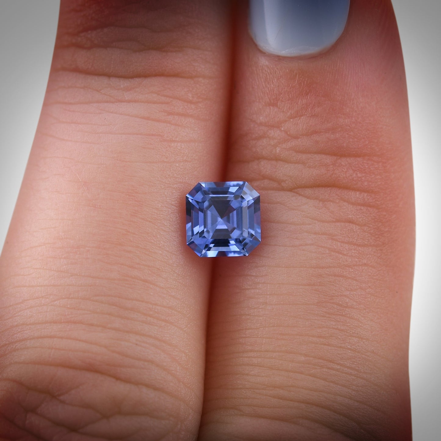 1,22 Karat blauer Smaragd-Saphir aus Sri Lanka