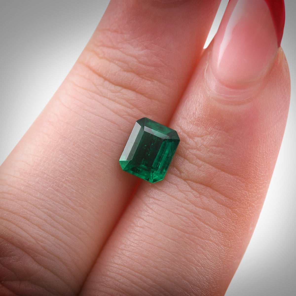 Smaragdgrün | 1,27 ct | Grün | GRS | Ref. 713011