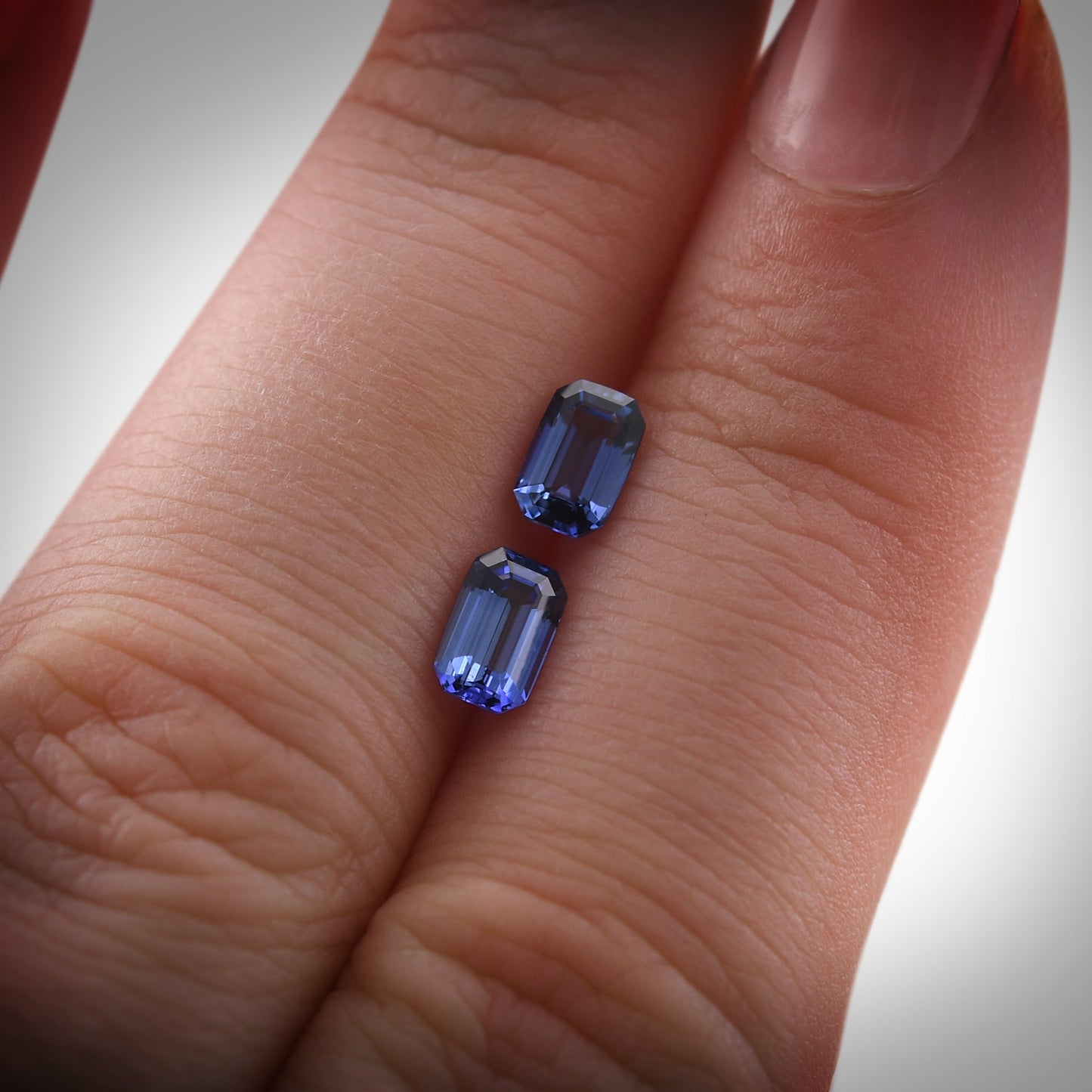 1,32 Karat blauer Smaragd-Saphir aus Sri Lanka